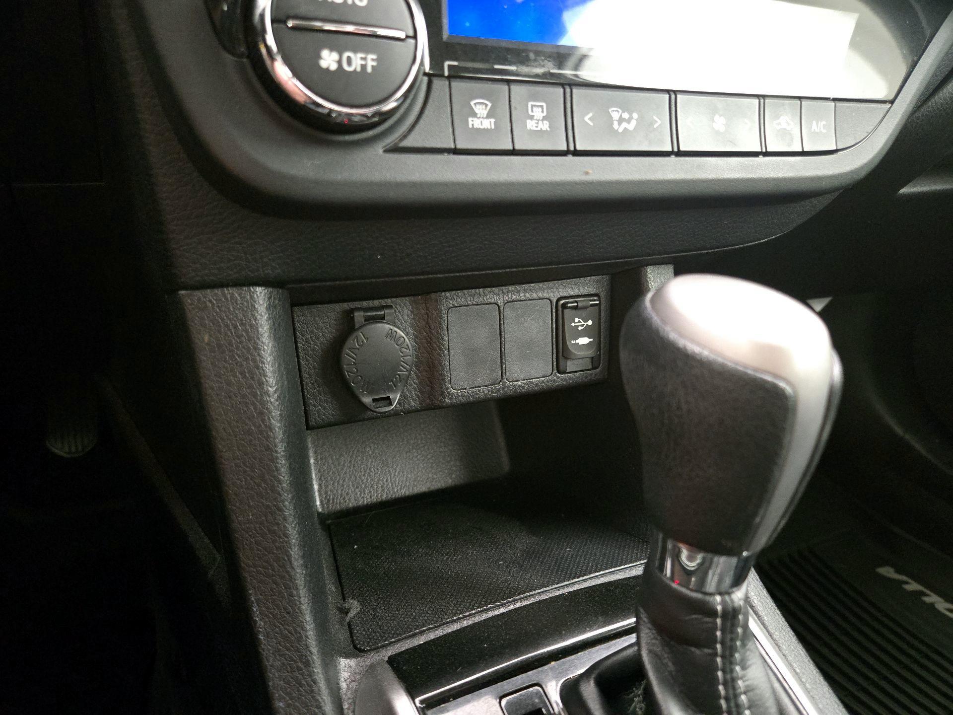 Thumbnail: 2016 Toyota Corolla - 18