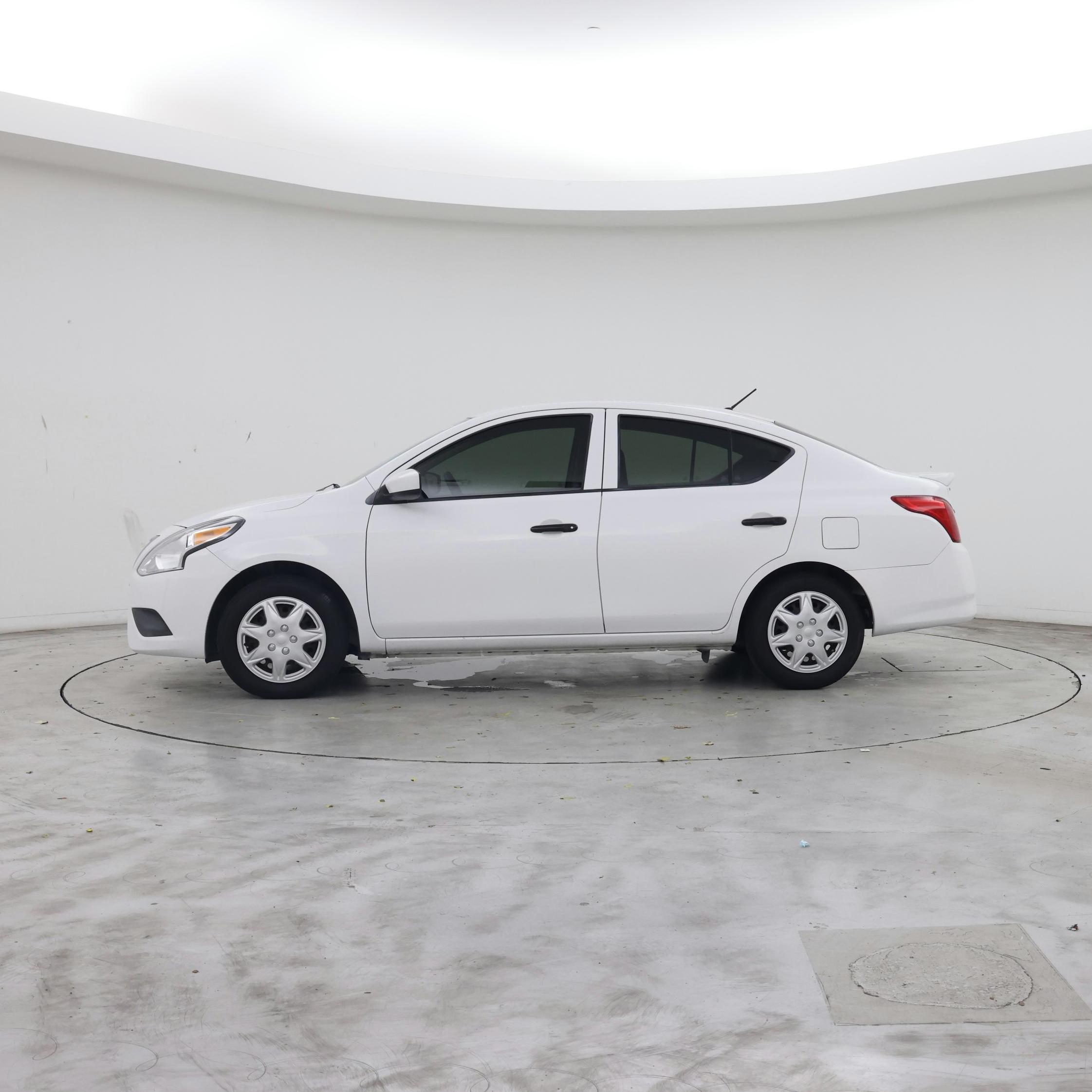 Thumbnail: 2016 Nissan Versa - 3