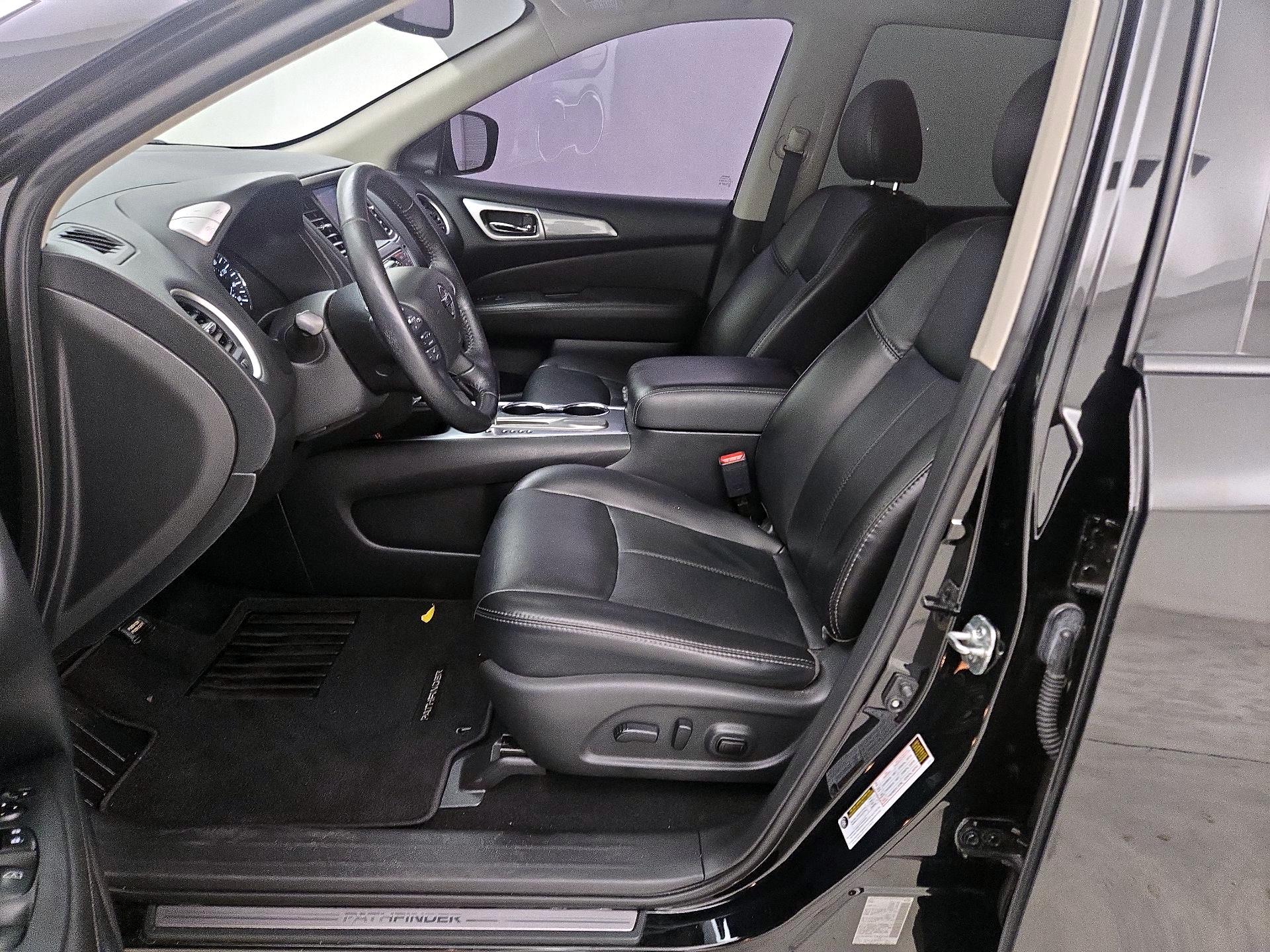 Thumbnail: 2019 Nissan Pathfinder - 11