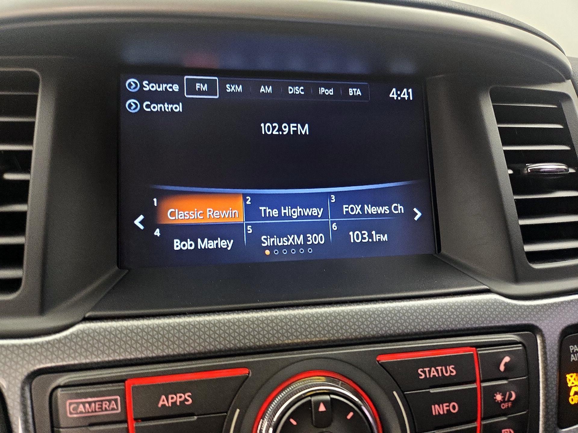 Thumbnail: 2019 Nissan Pathfinder - 16