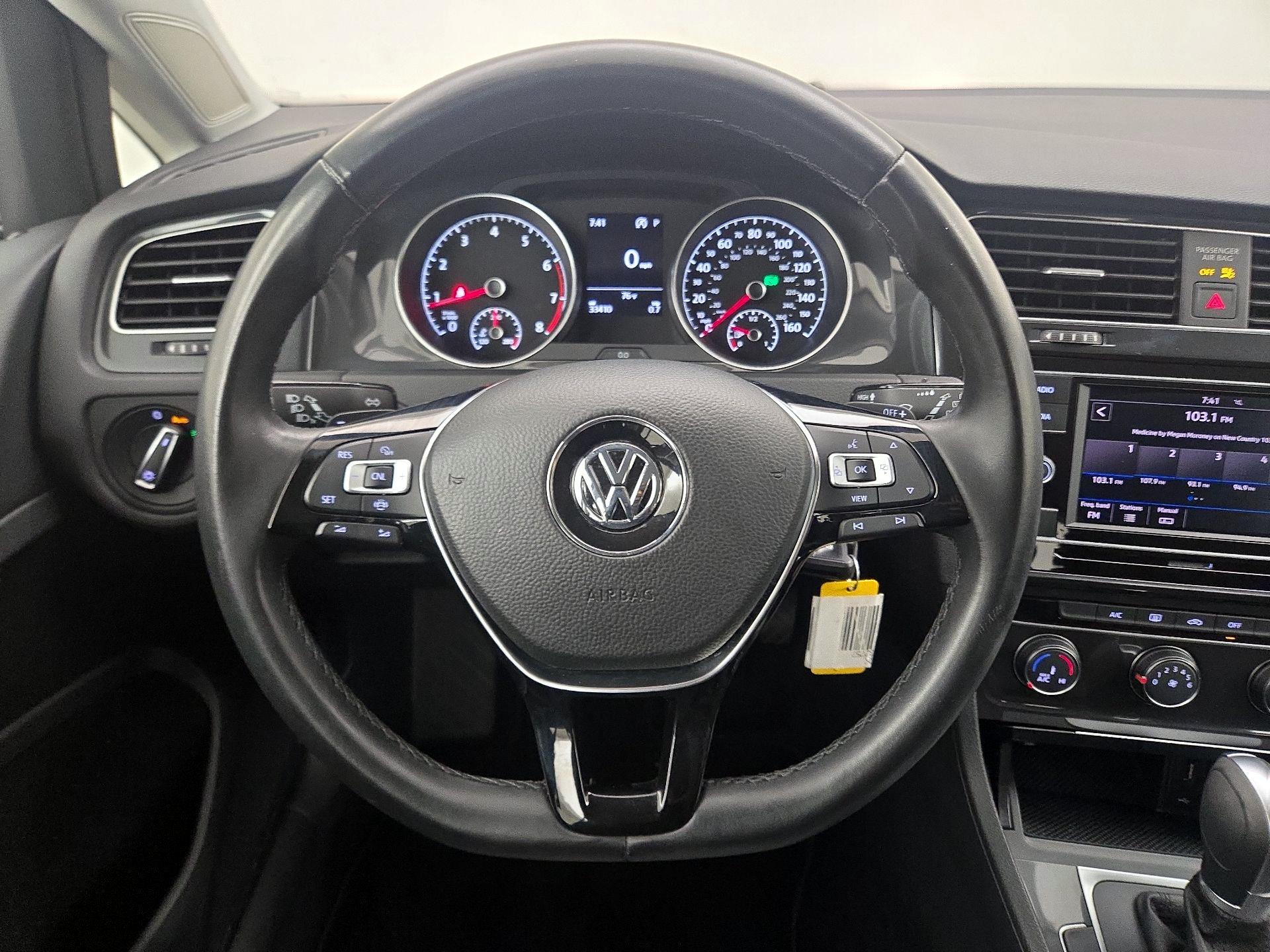 Thumbnail: 2019 Volkswagen Golf - 10