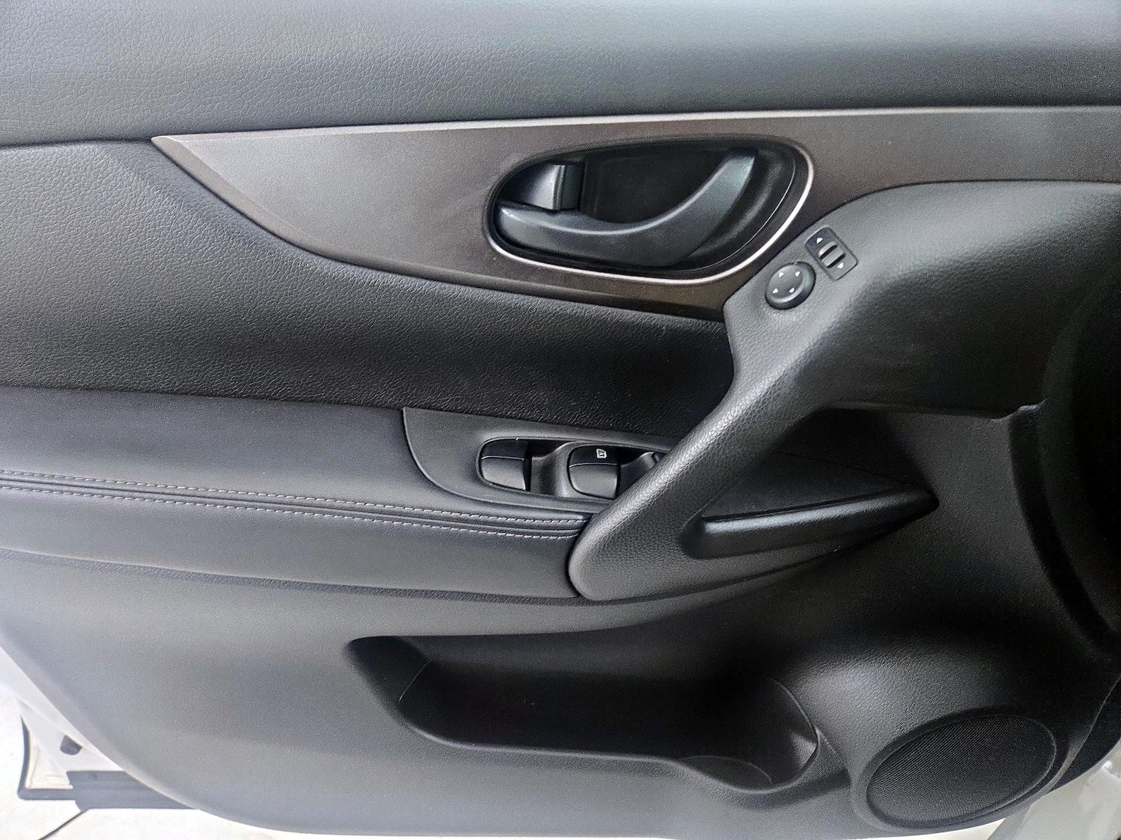 2018 Nissan Rogue Sport S - Photo 13