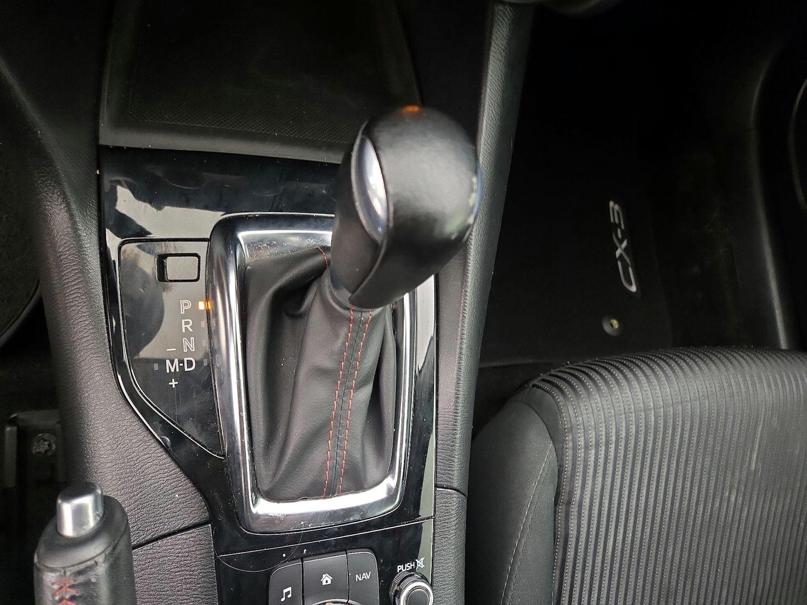 2016 Mazda MAZDA3 i Touring - Photo 18