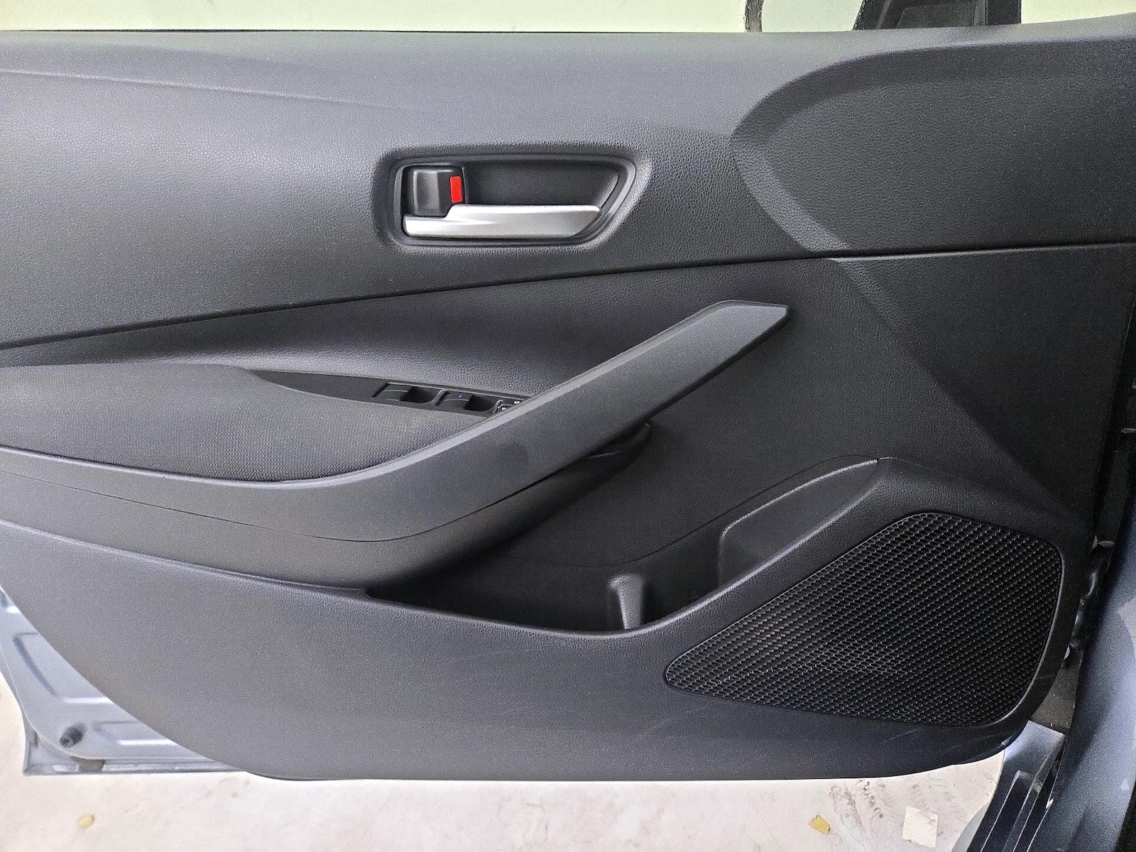 2020 Toyota Corolla LE - Photo 13