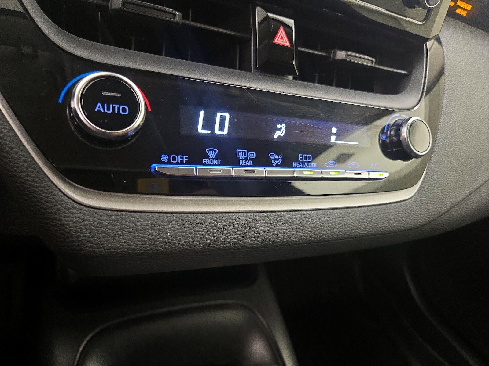 2020 Toyota Corolla LE - Photo 17