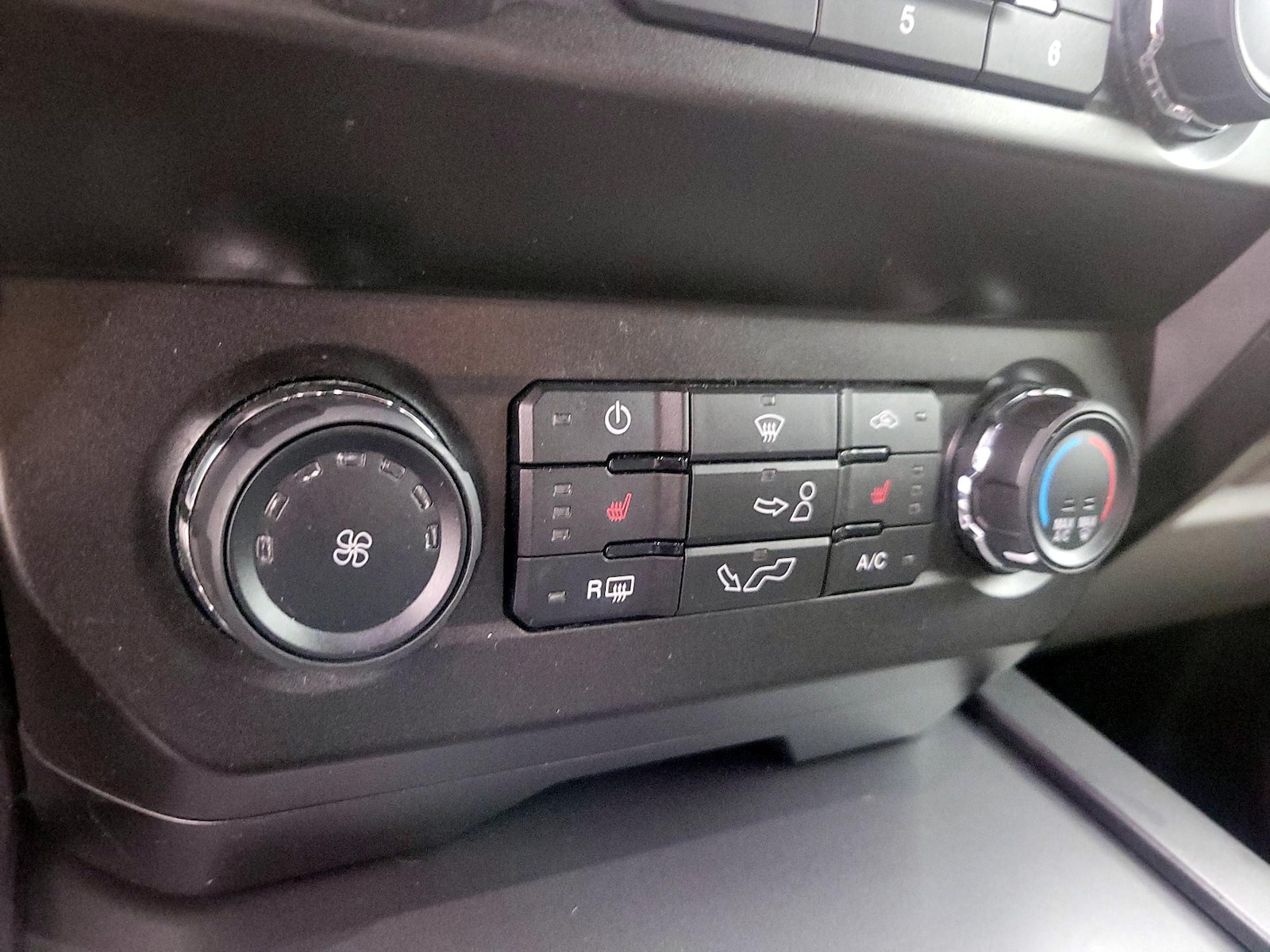 2020 Ford F-150 XLT - Photo 18