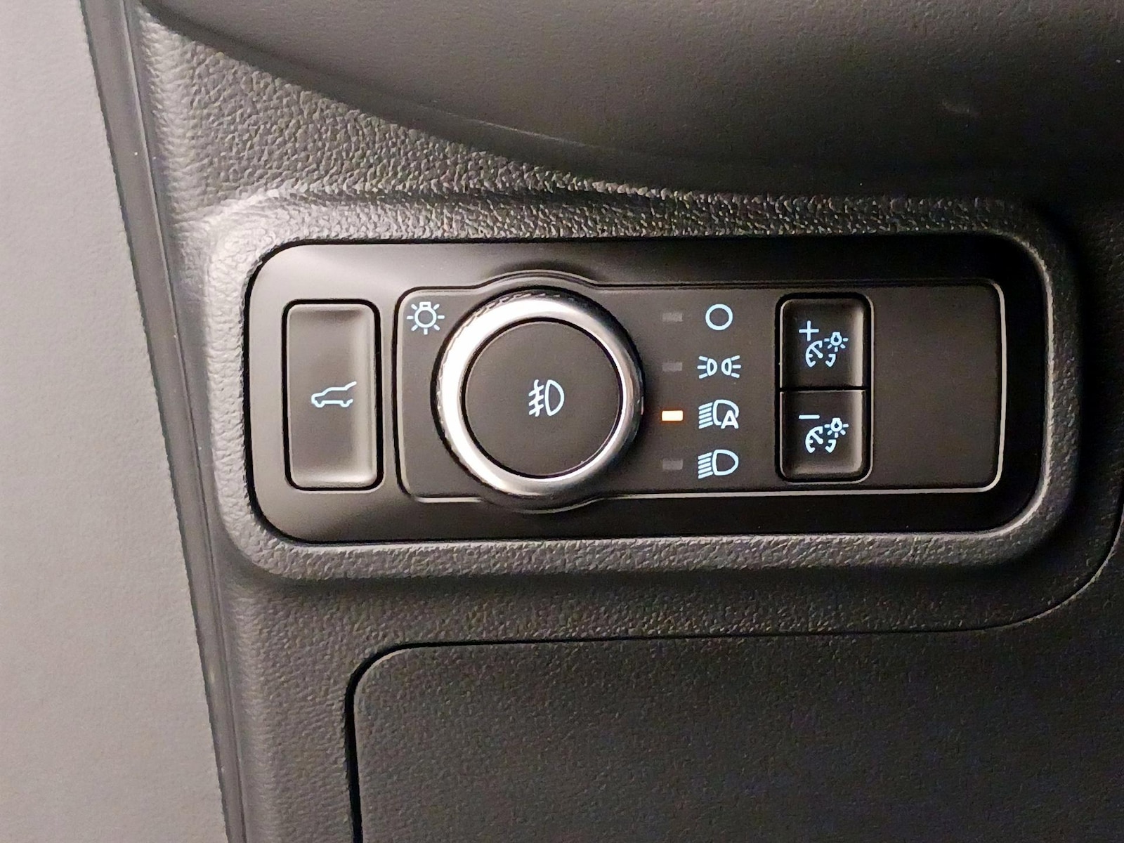 2026 Ford Explorer ST - Photo 14