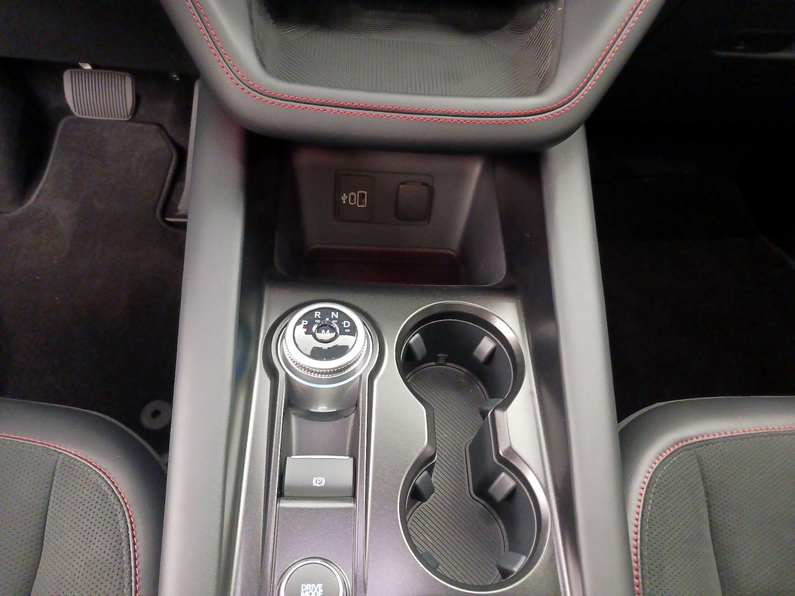 2026 Ford Explorer ST - Photo 19