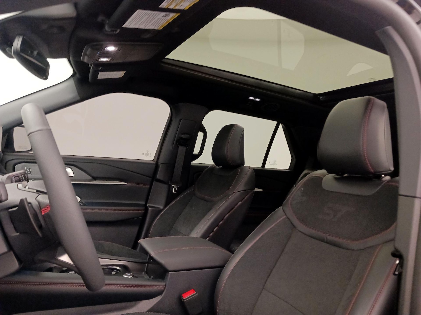 2026 Ford Explorer ST - Photo 21