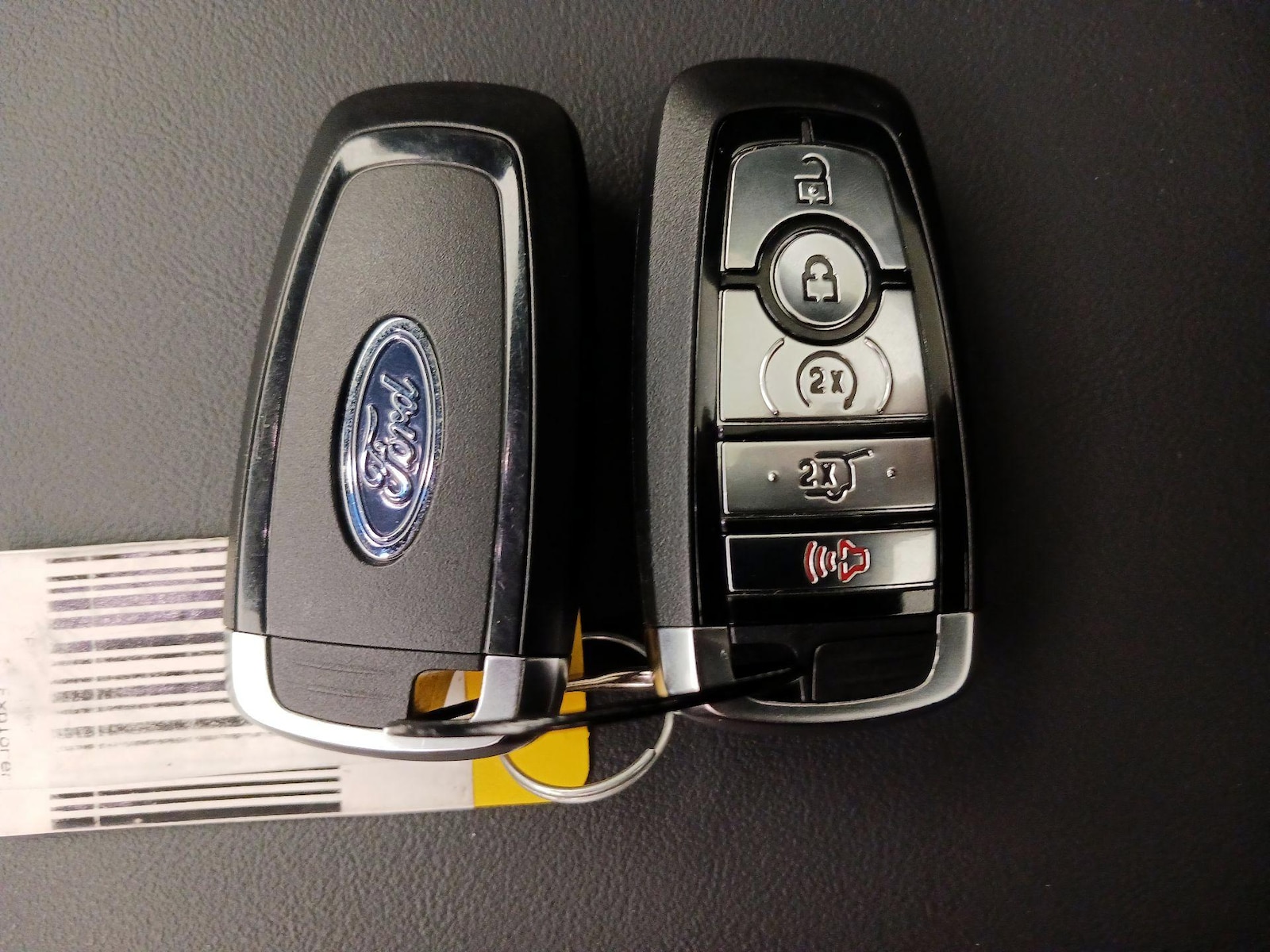 2026 Ford Explorer ST - Photo 28