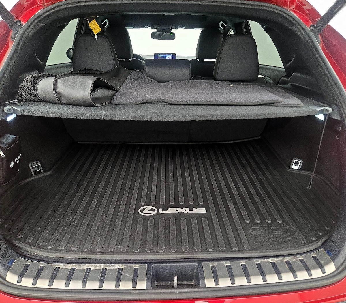 Trunk/Cargo (Seats Up)