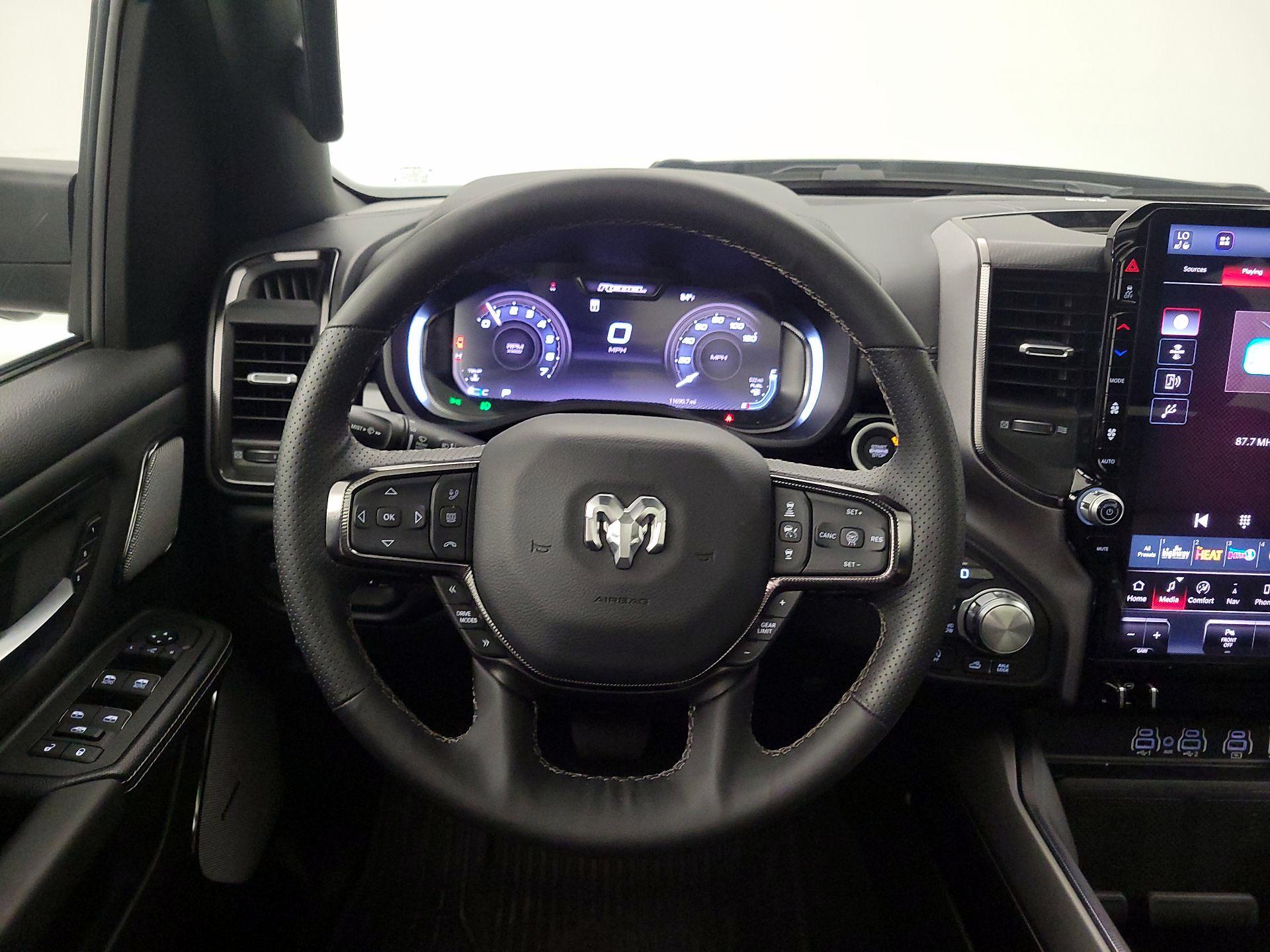 Thumbnail: 2025 RAM 1500 - 10