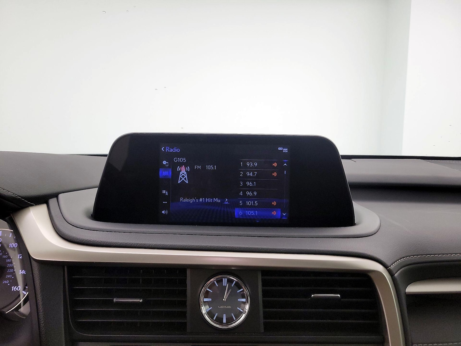 2021 Lexus RX Hybrid 450h - Photo 16