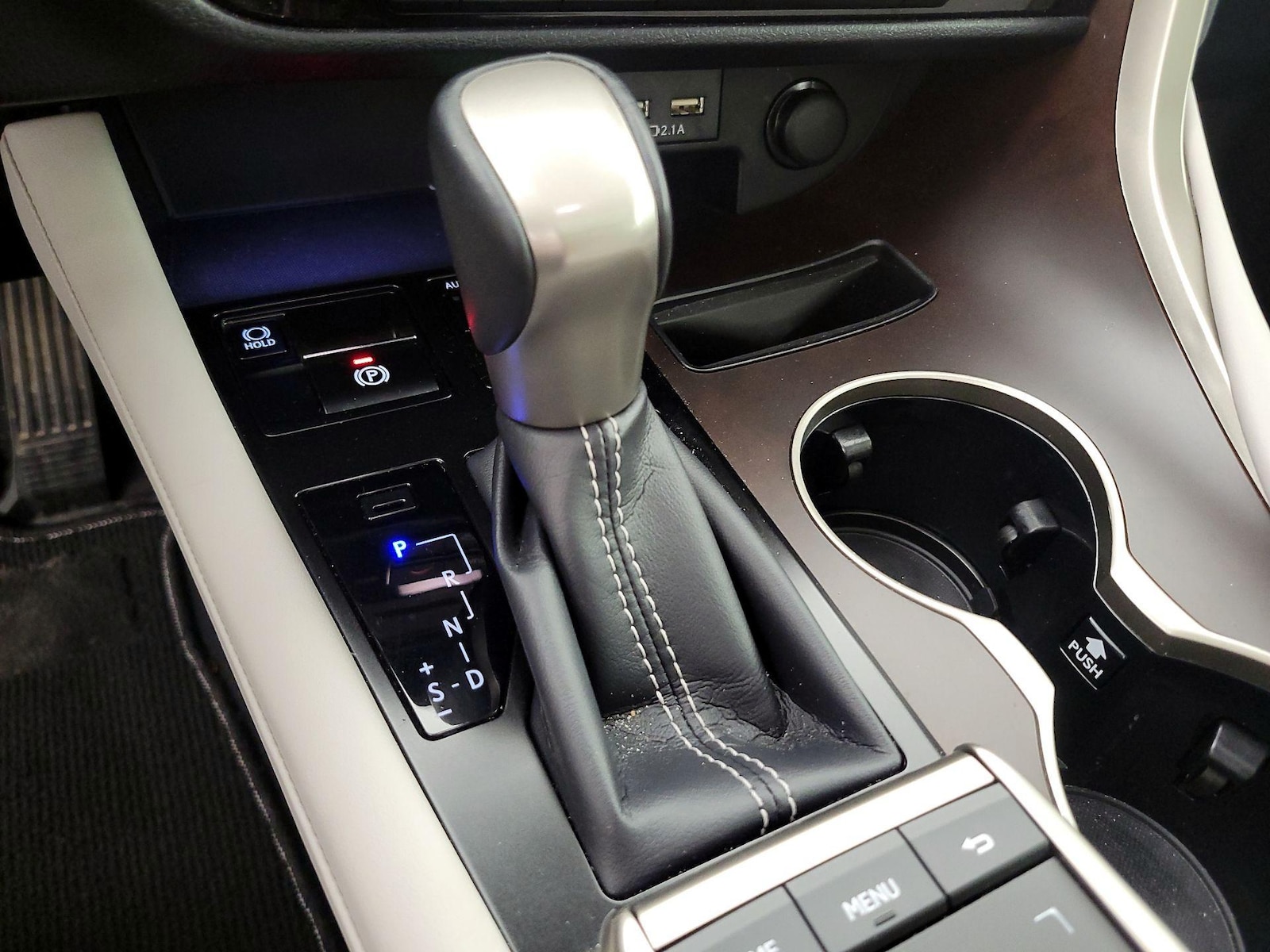 2021 Lexus RX Hybrid 450h - Photo 18