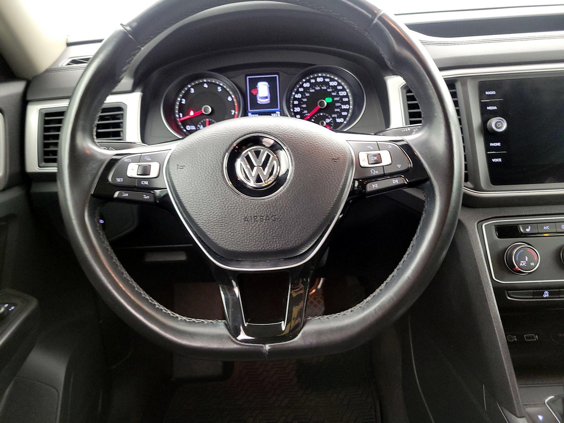 Thumbnail: 2018 Volkswagen Atlas - 10