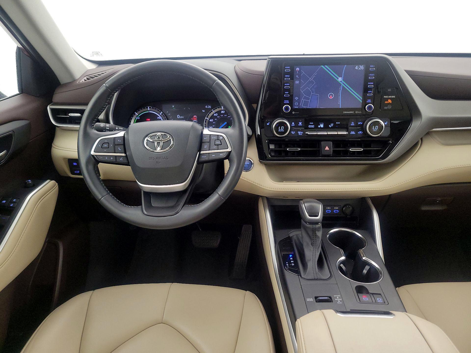 Thumbnail: 2022 Toyota Highlander - 10