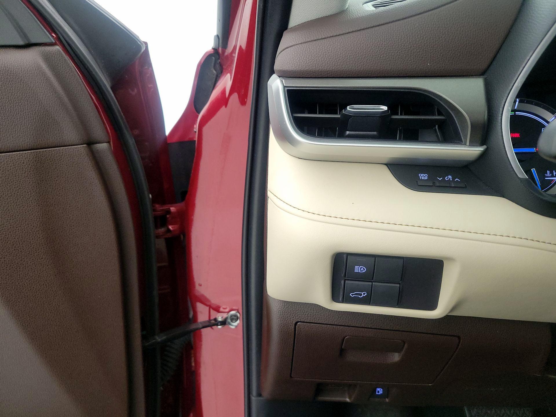 Thumbnail: 2022 Toyota Highlander - 13