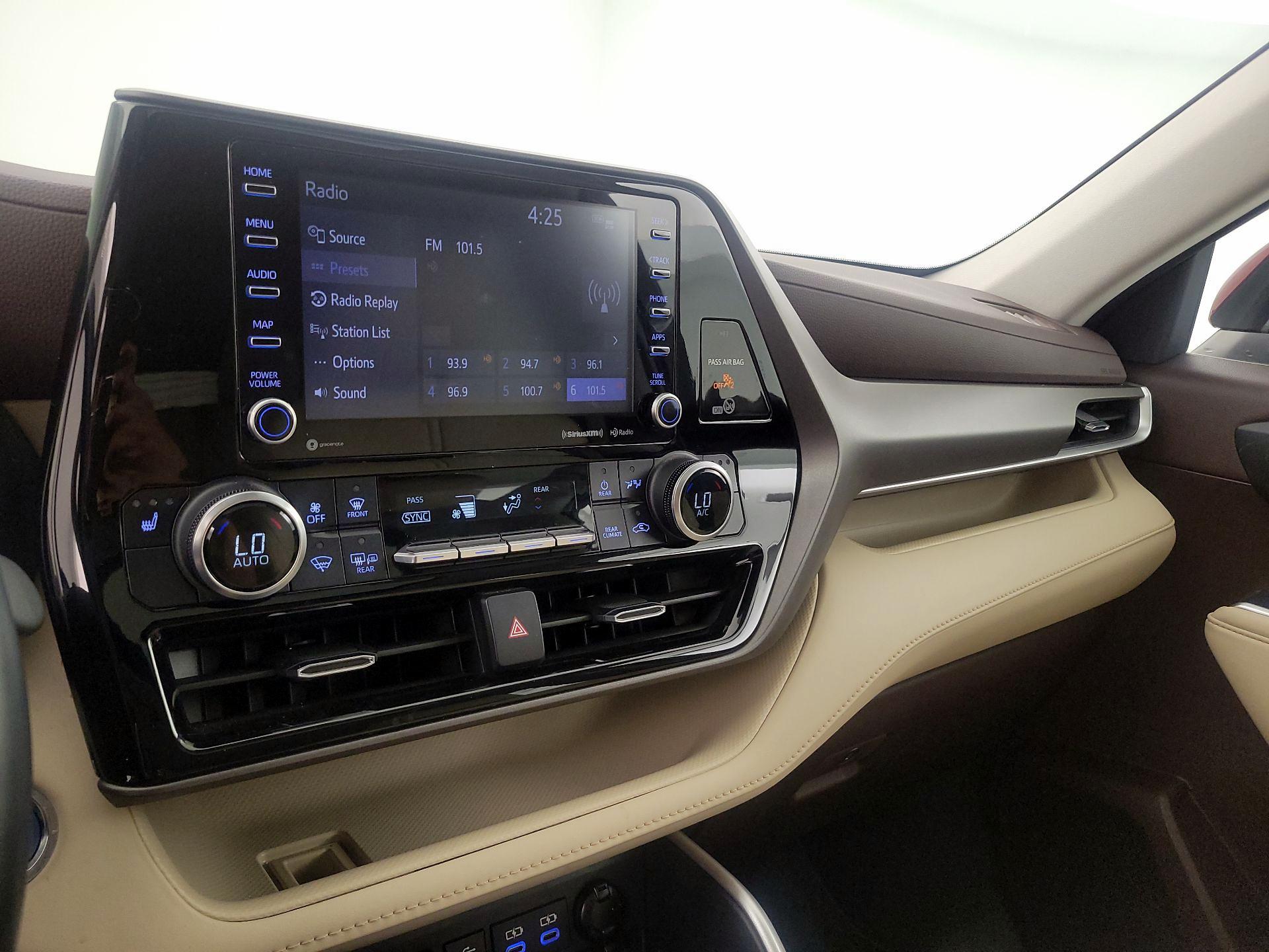 Thumbnail: 2022 Toyota Highlander - 16