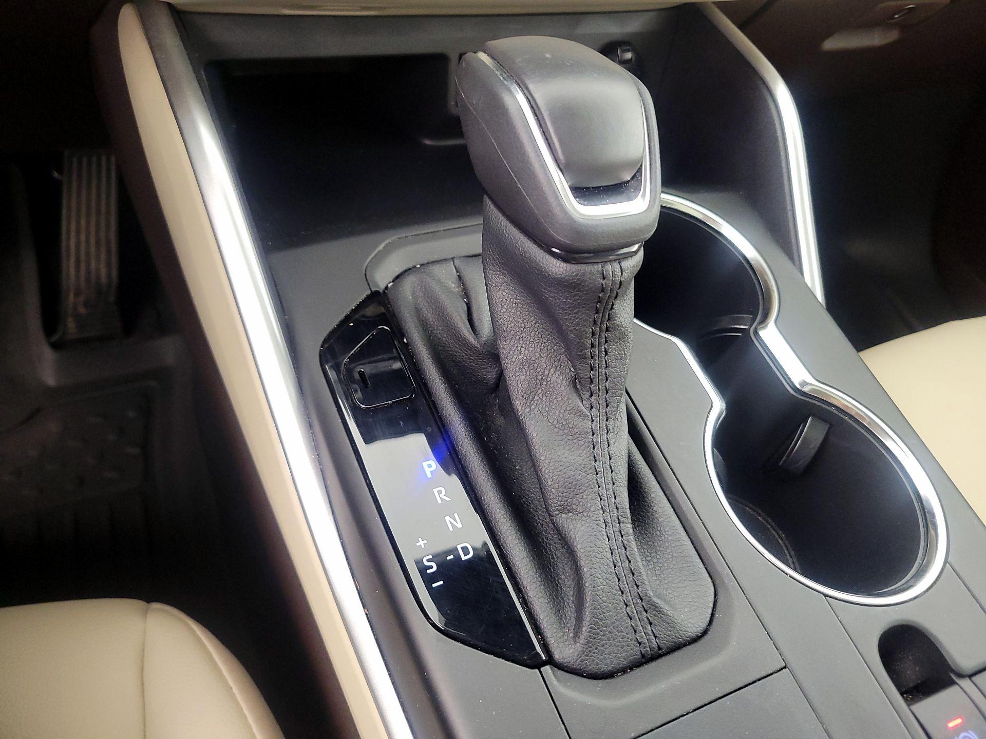 Thumbnail: 2022 Toyota Highlander - 18