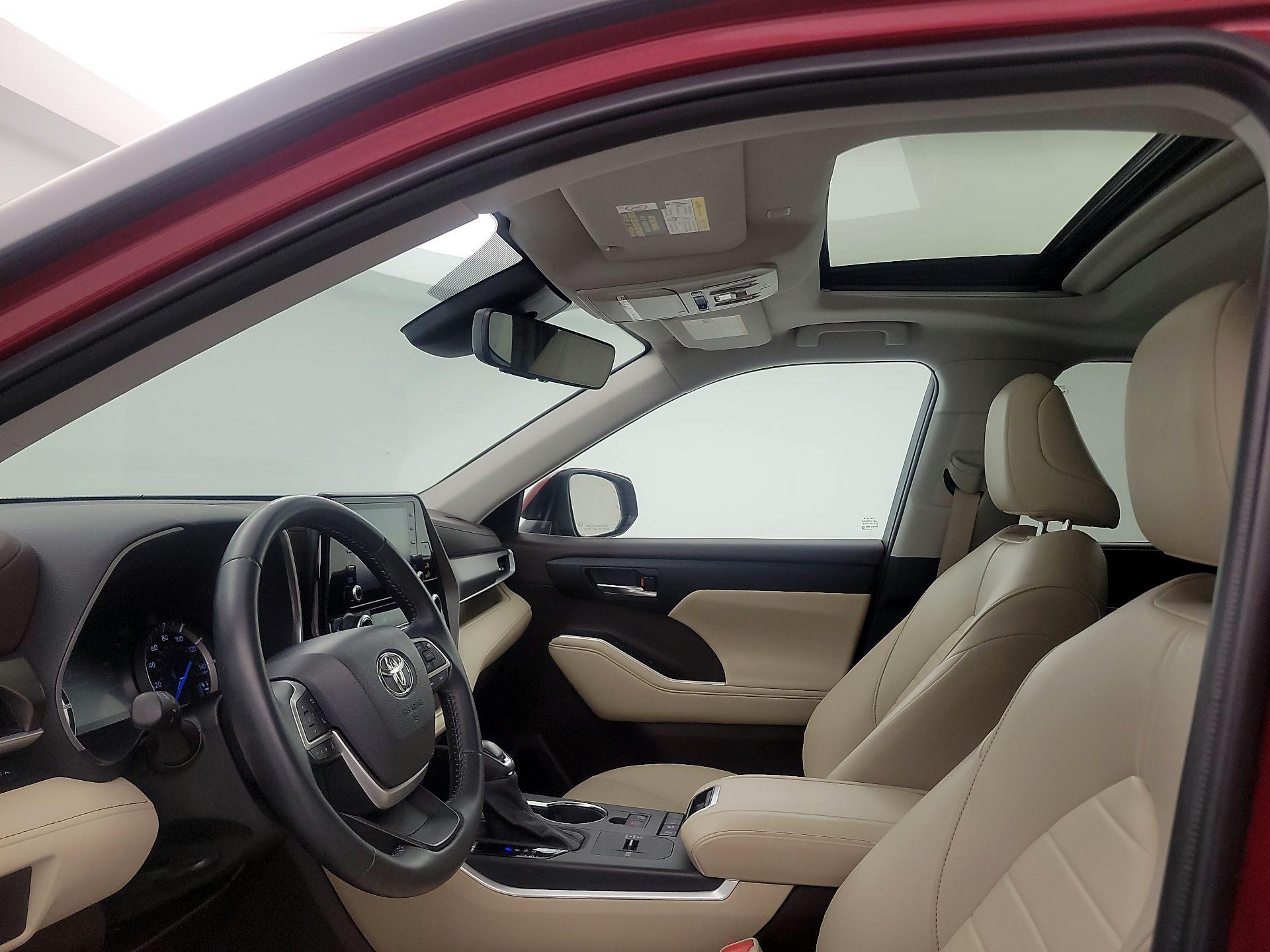 Thumbnail: 2022 Toyota Highlander - 20