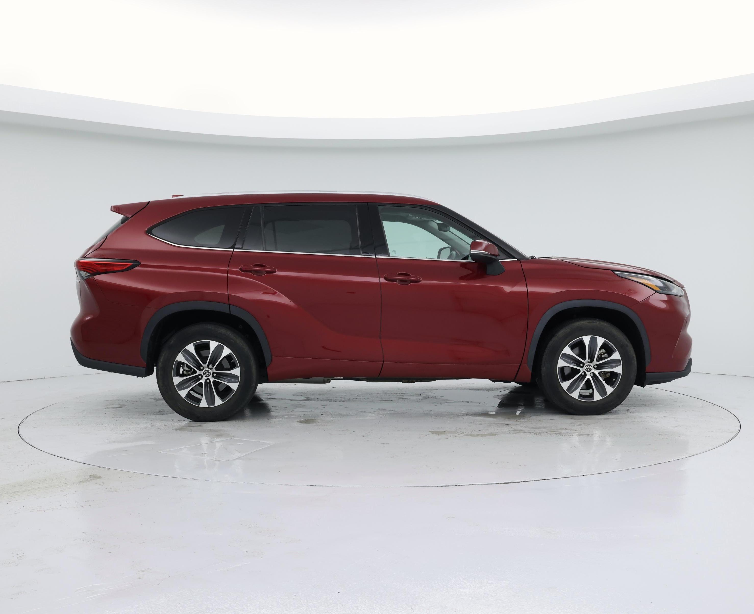 Thumbnail: 2022 Toyota Highlander - 7