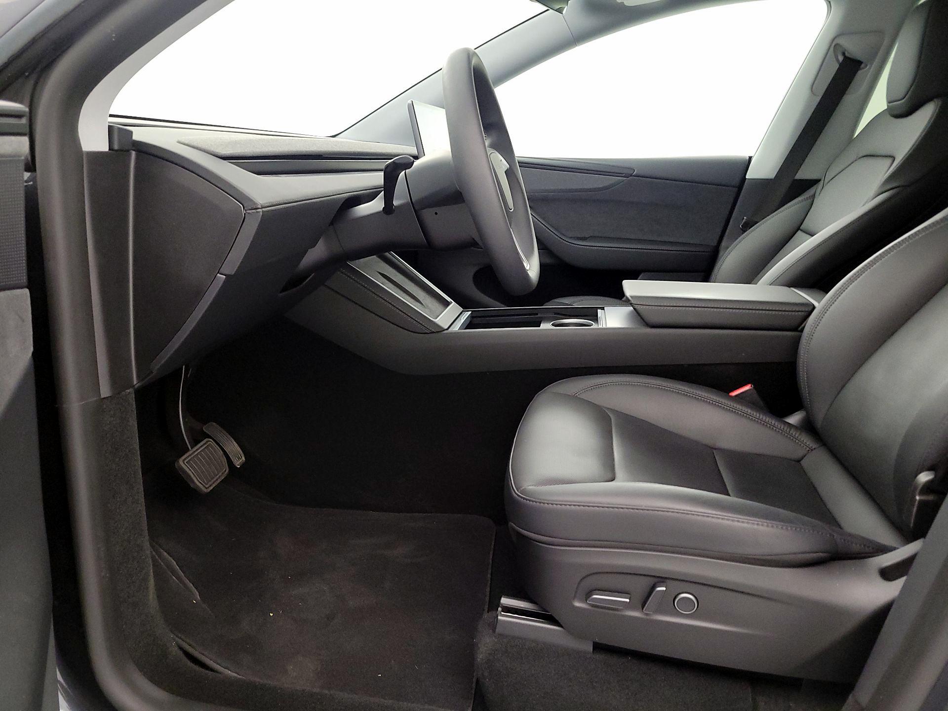 Thumbnail: 2026 Tesla Model Y - 11