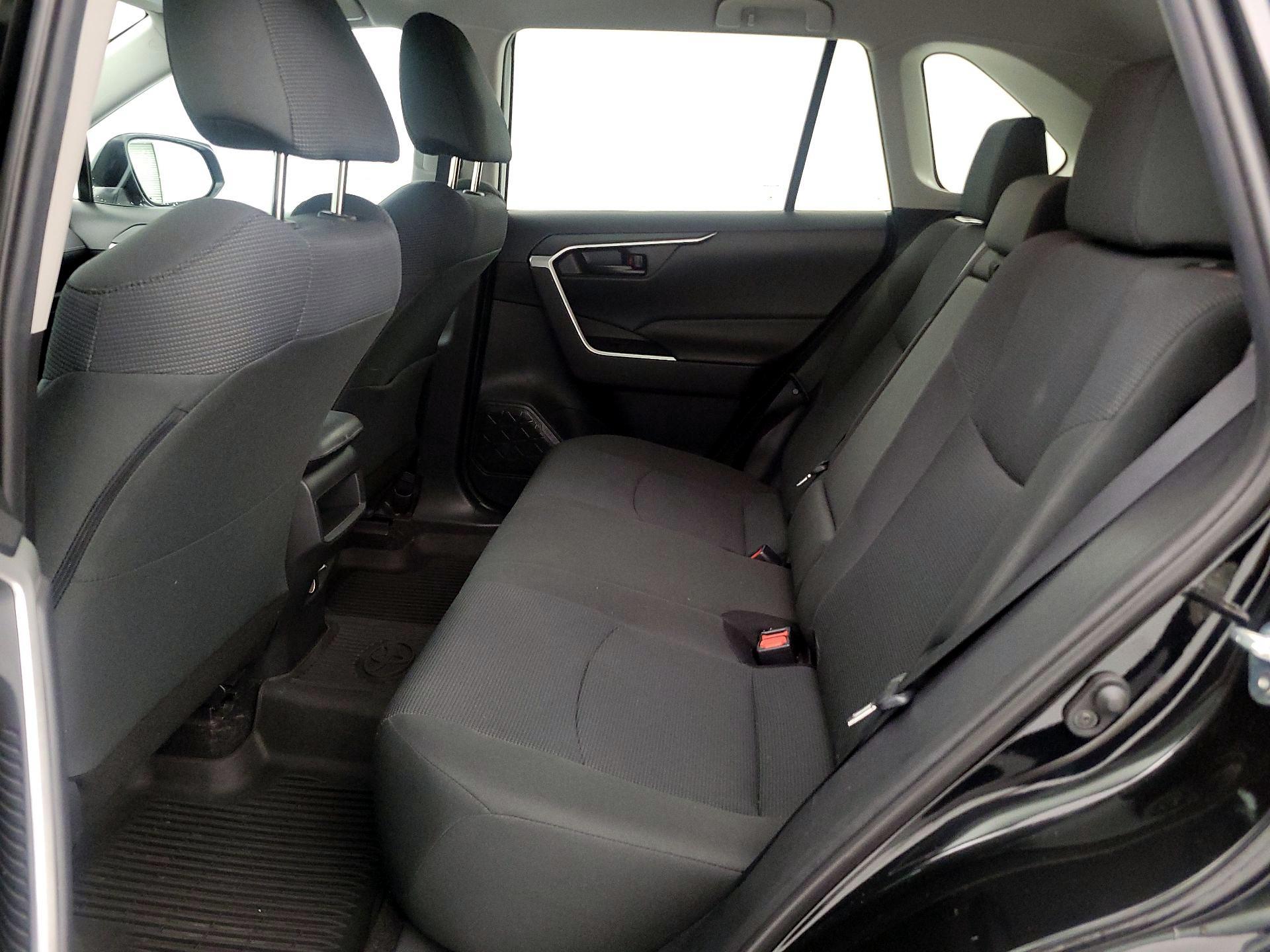 Thumbnail: 2020 Toyota RAV4 - 19