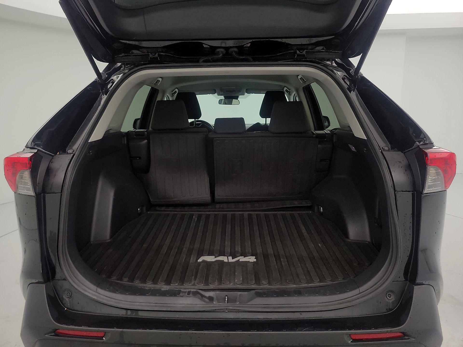 Thumbnail: 2020 Toyota RAV4 - 20