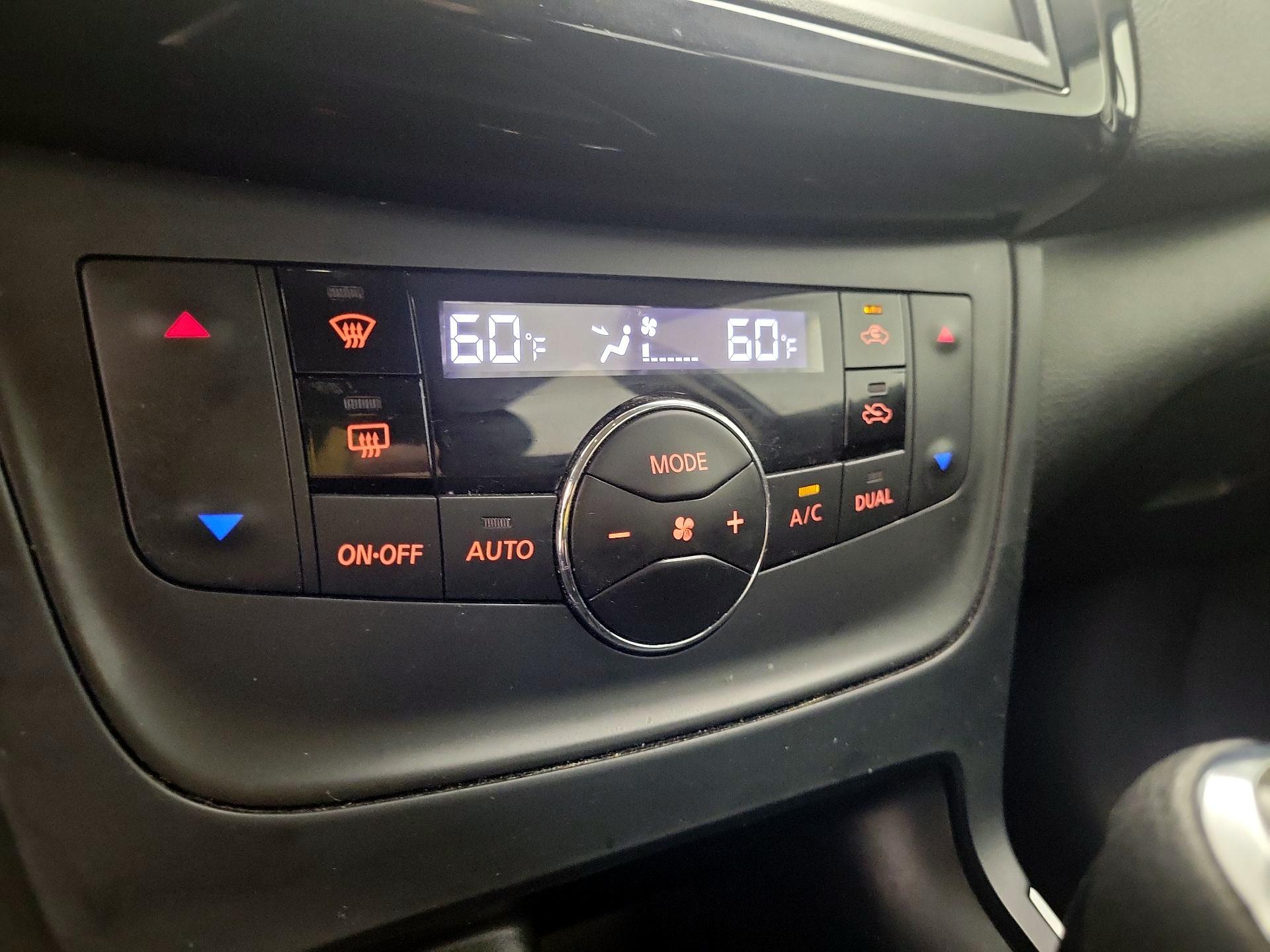 Thumbnail: 2019 Nissan Sentra - 16