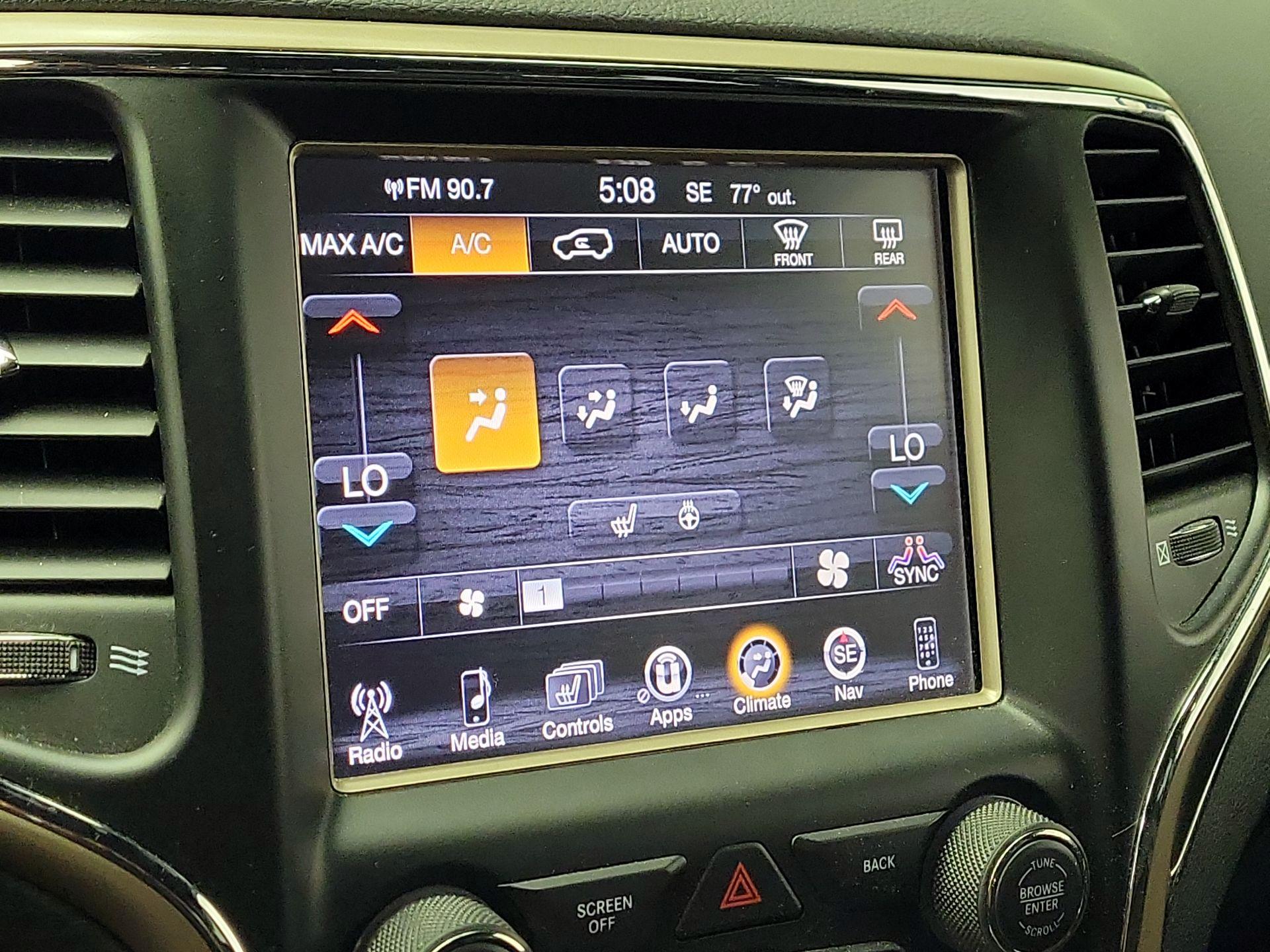 Thumbnail: 2017 Jeep Grand Cherokee - 16