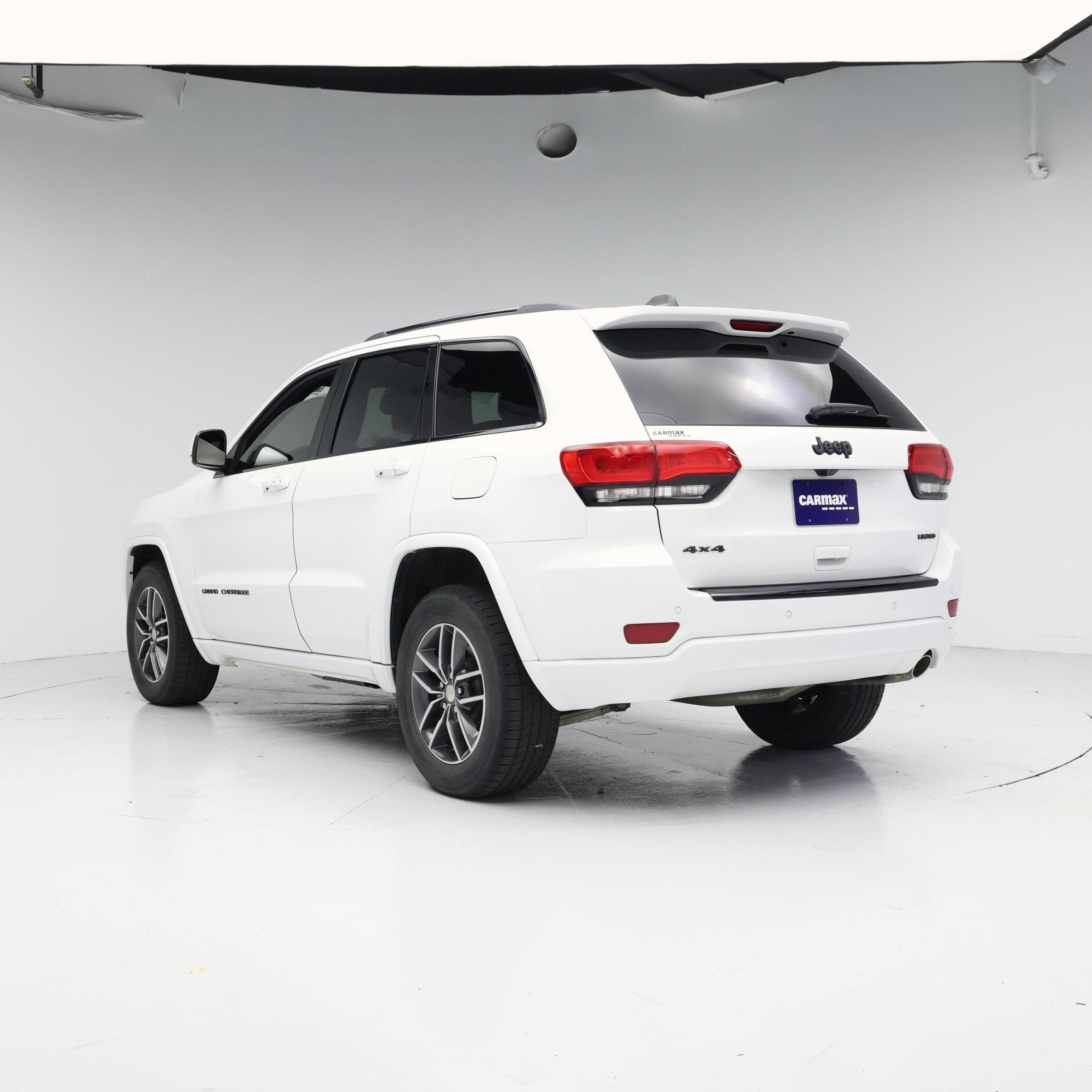 Thumbnail: 2017 Jeep Grand Cherokee - 2