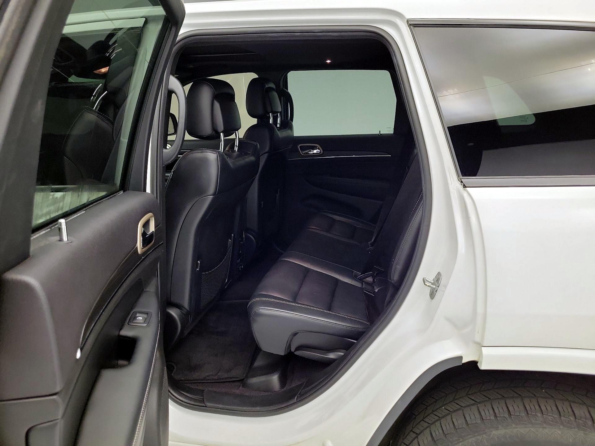 Thumbnail: 2017 Jeep Grand Cherokee - 20
