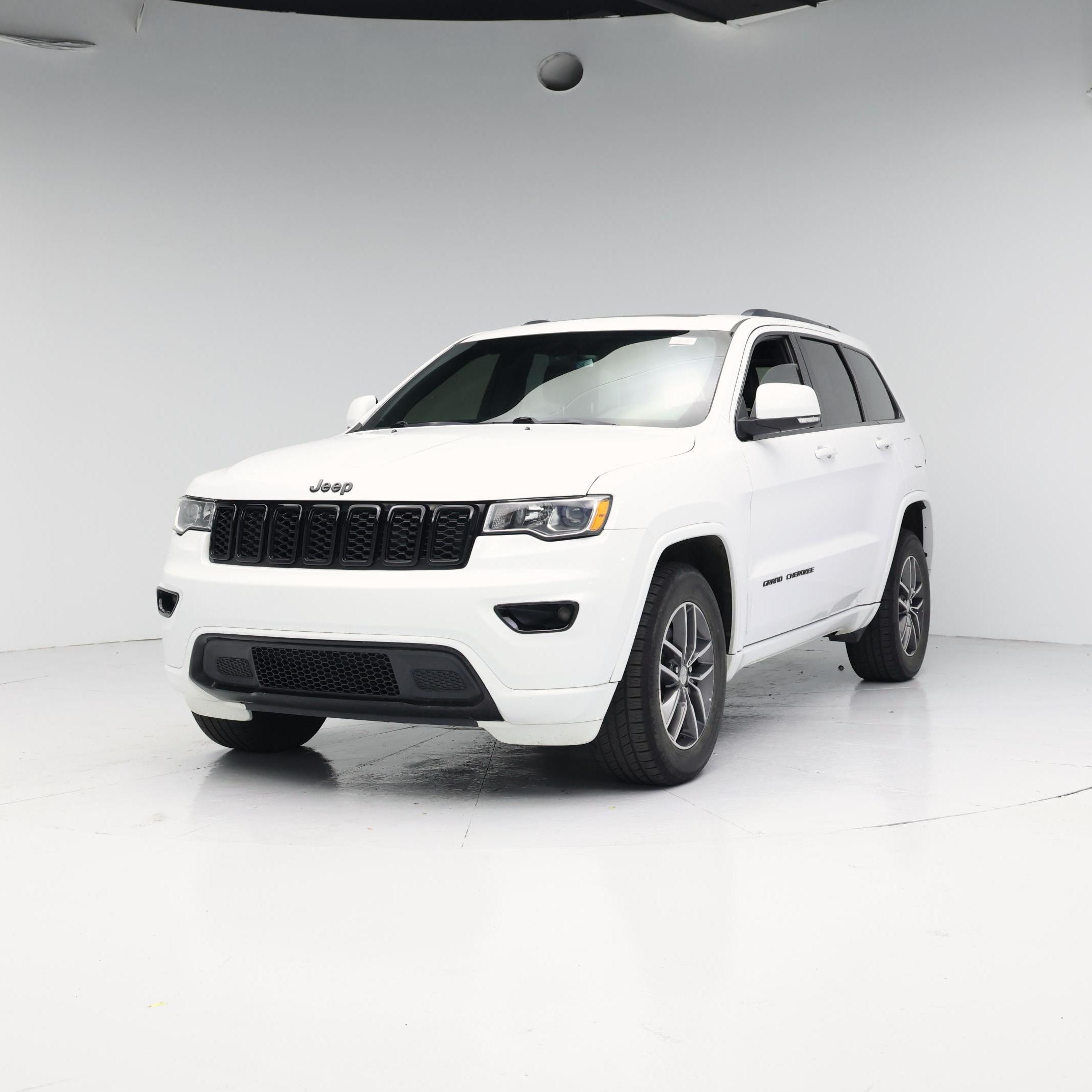 Thumbnail: 2017 Jeep Grand Cherokee - 4