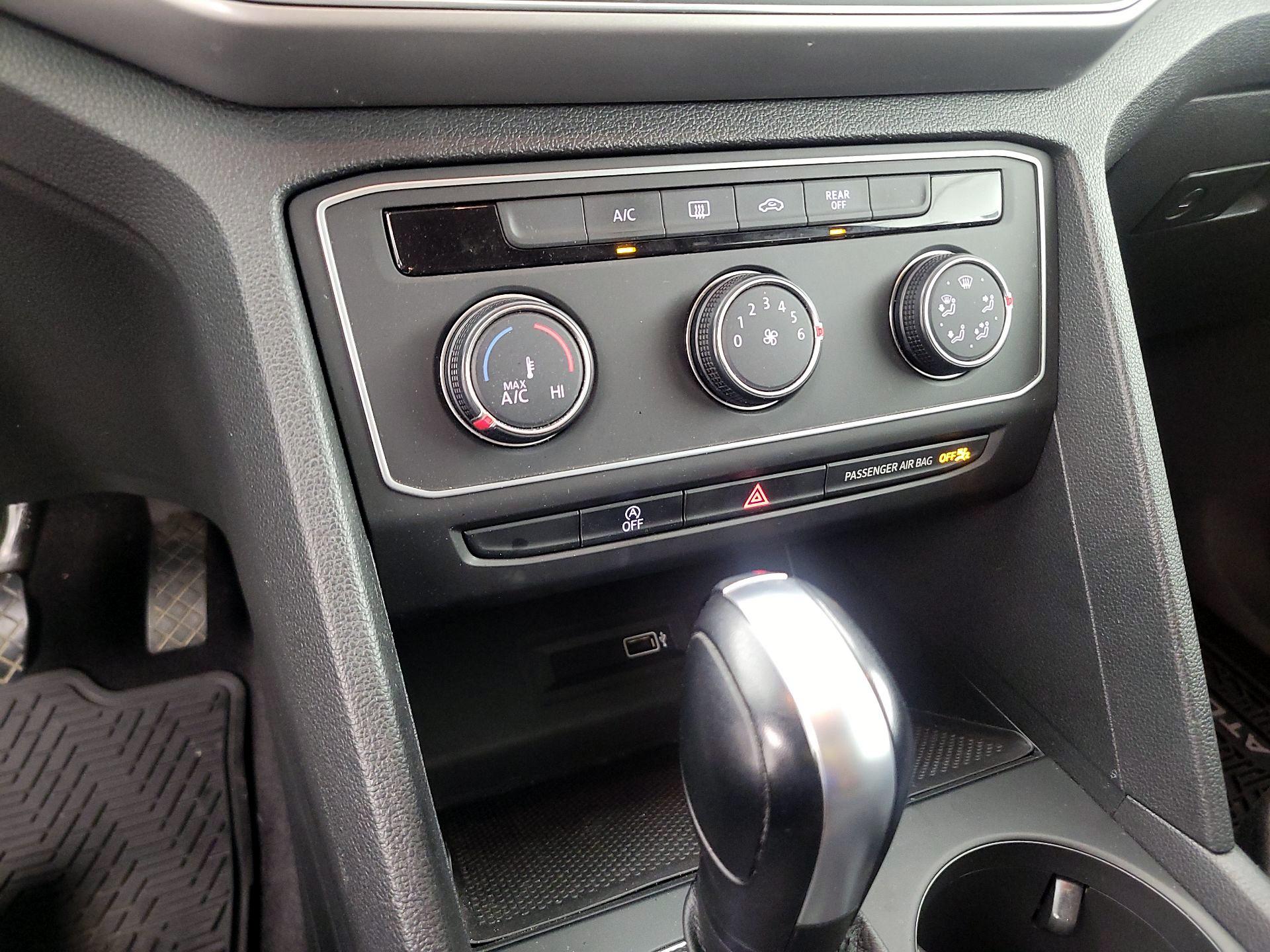 Thumbnail: 2018 Volkswagen Atlas - 16