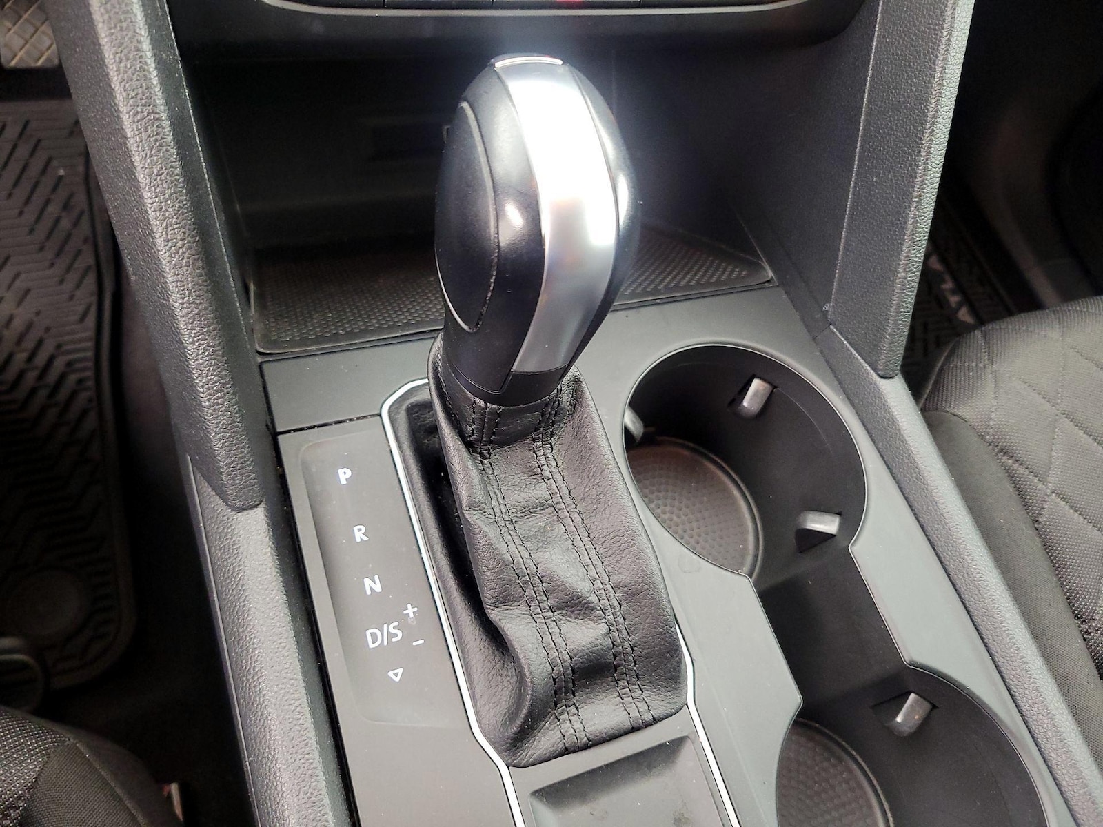 2018 Volkswagen Atlas S - Photo 18