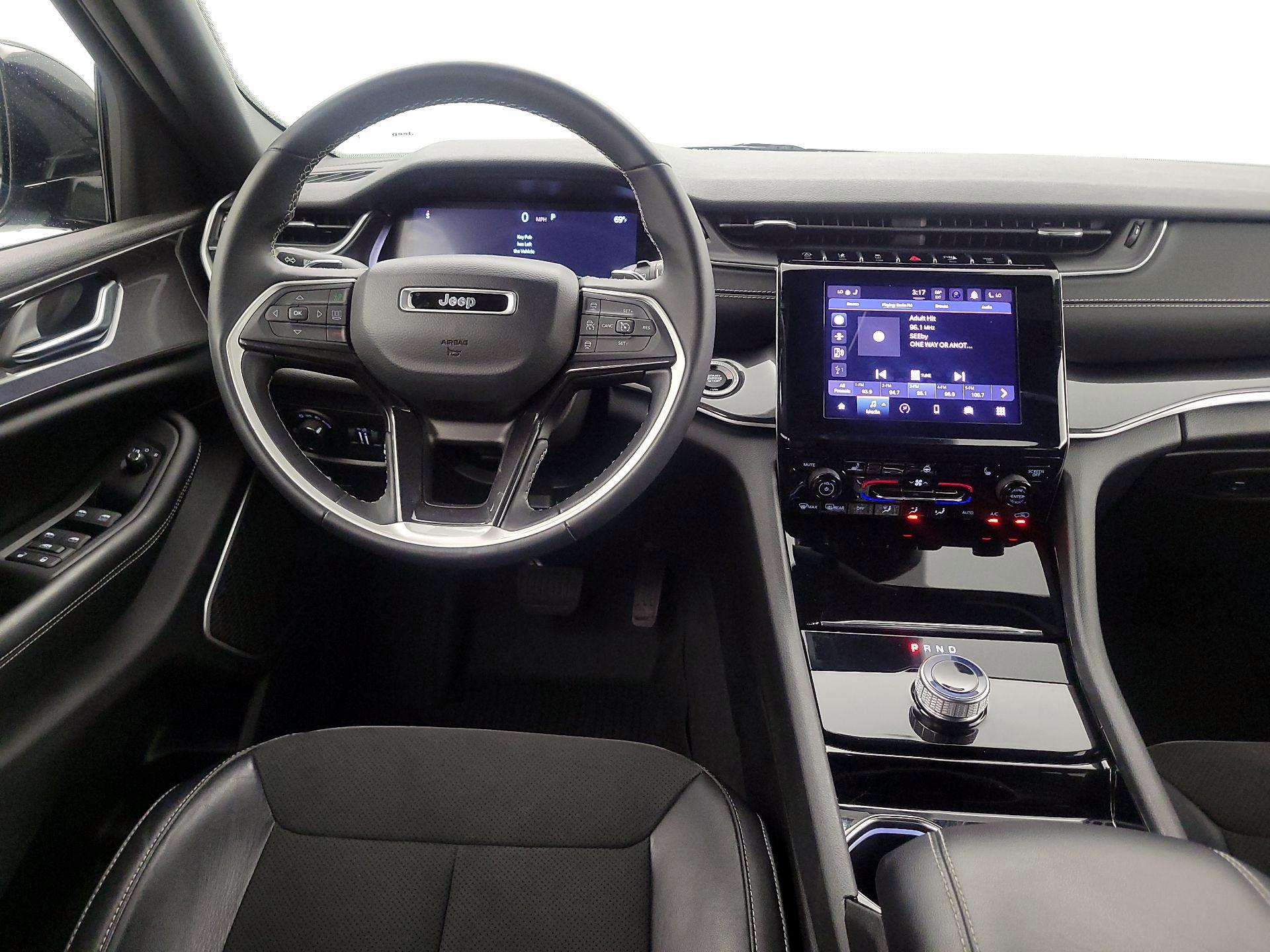 Thumbnail: 2022 Jeep Grand Cherokee - 10