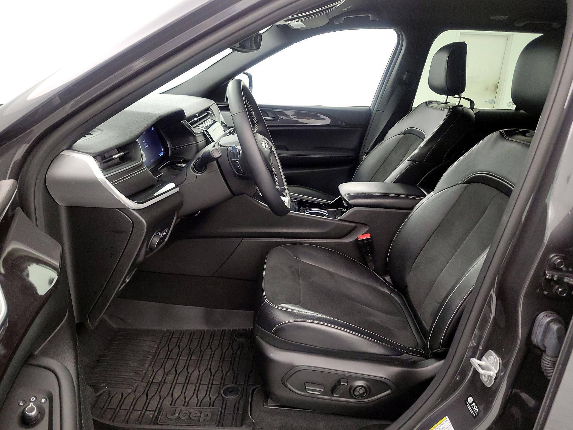 Thumbnail: 2022 Jeep Grand Cherokee - 11