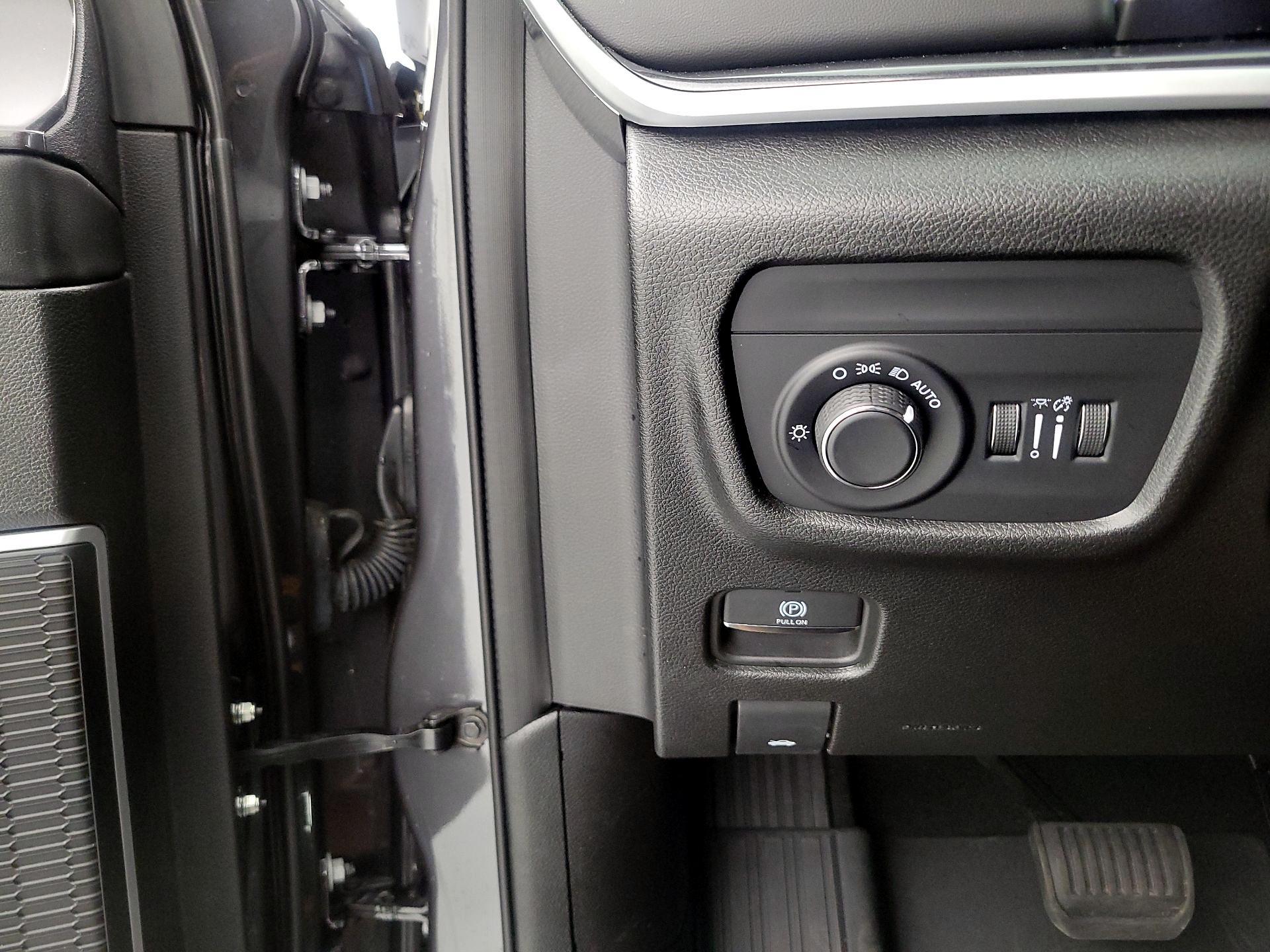 Thumbnail: 2022 Jeep Grand Cherokee - 13