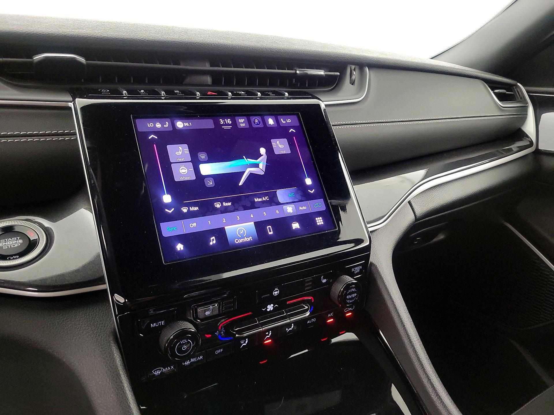 Thumbnail: 2022 Jeep Grand Cherokee - 16