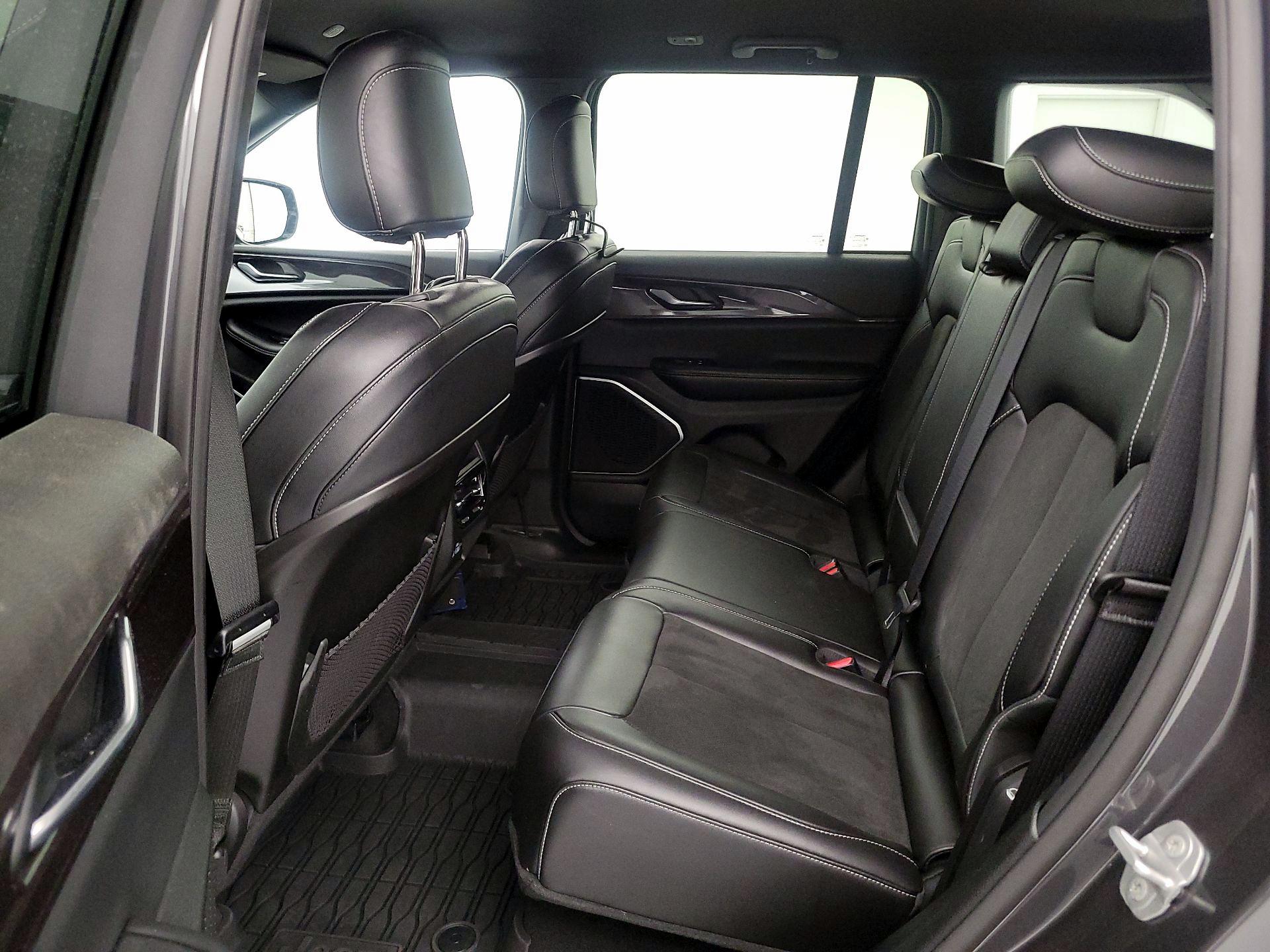 Thumbnail: 2022 Jeep Grand Cherokee - 19