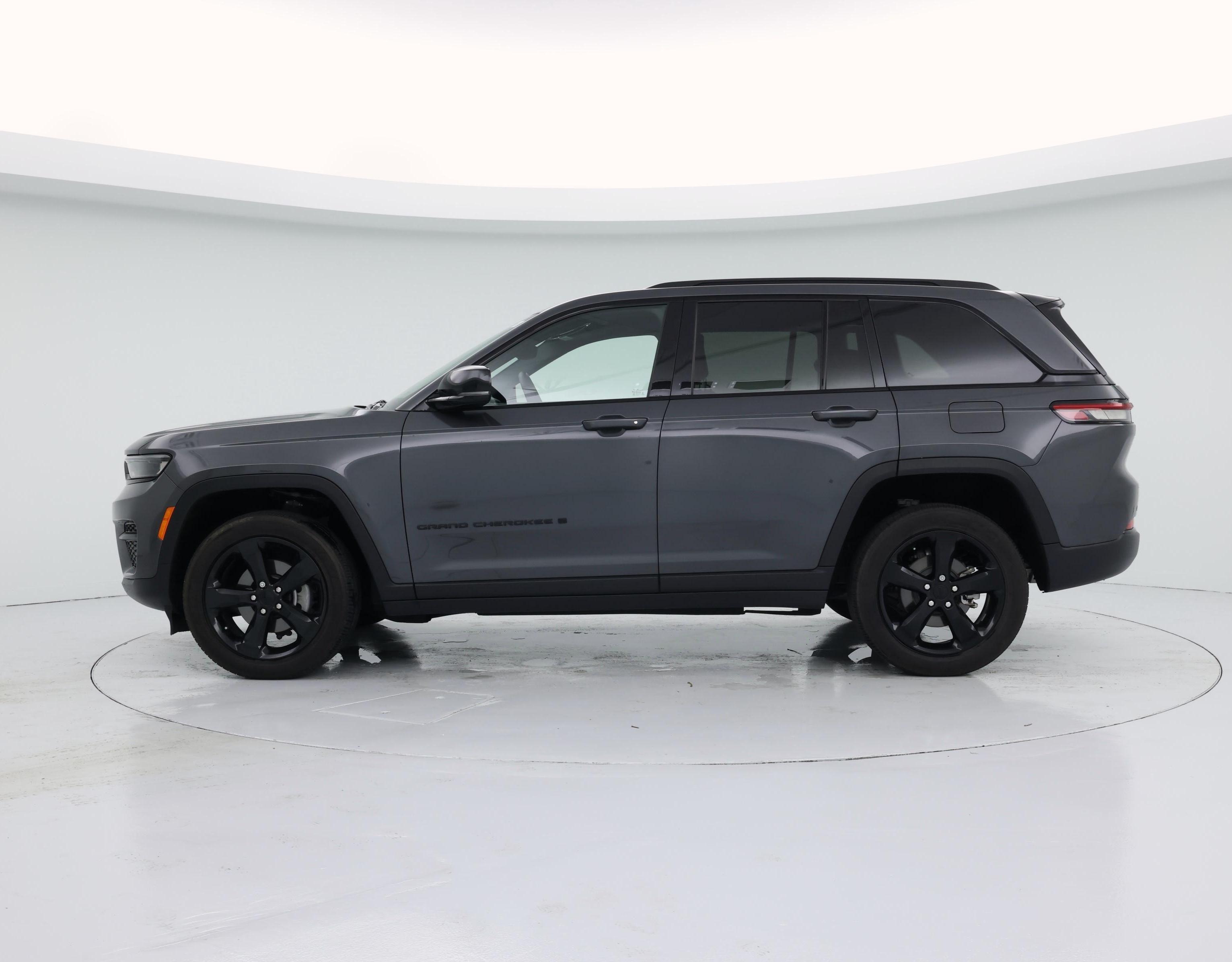 Thumbnail: 2022 Jeep Grand Cherokee - 3