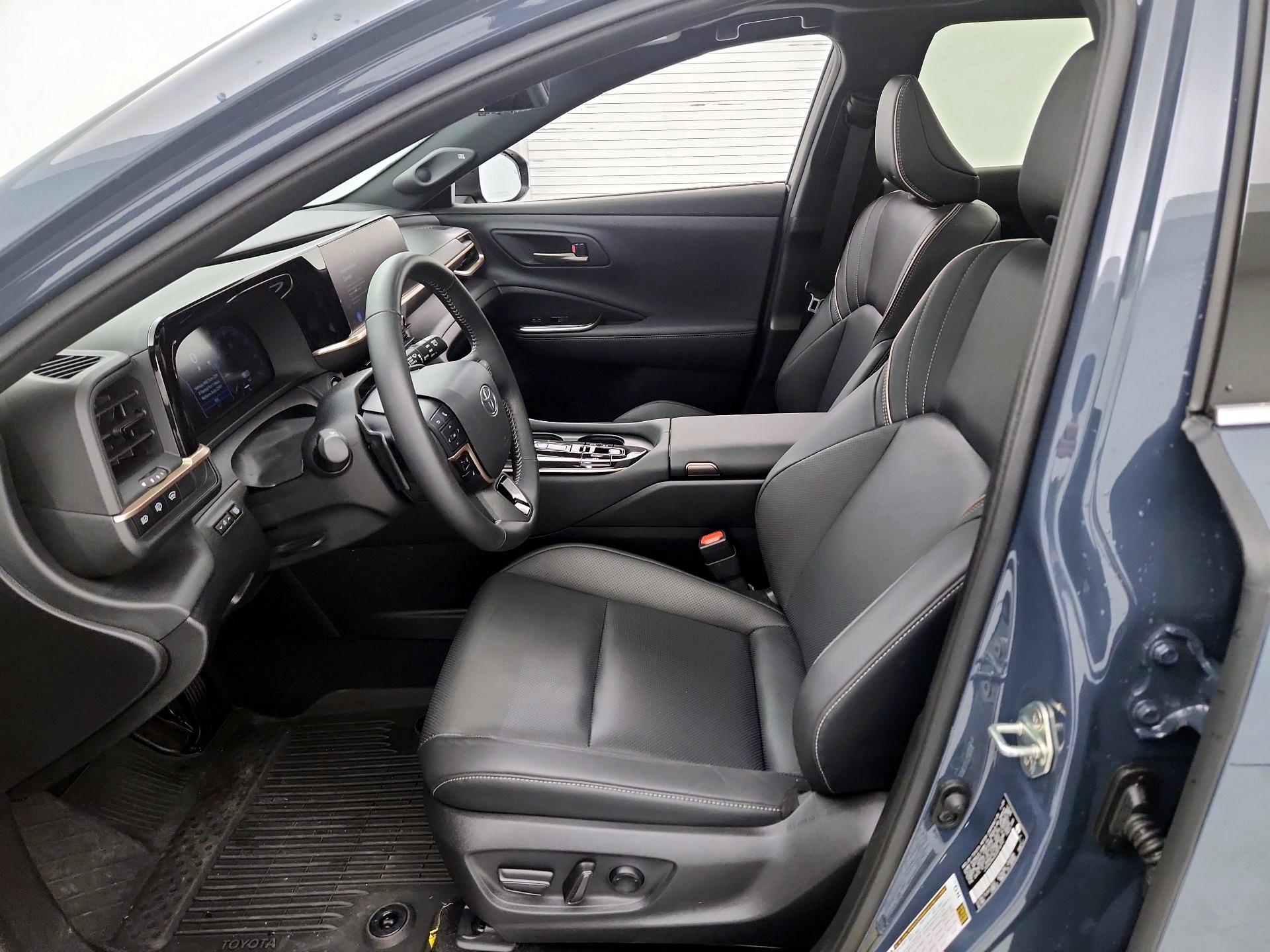 Thumbnail: 2025 Toyota Crown Signia - 11