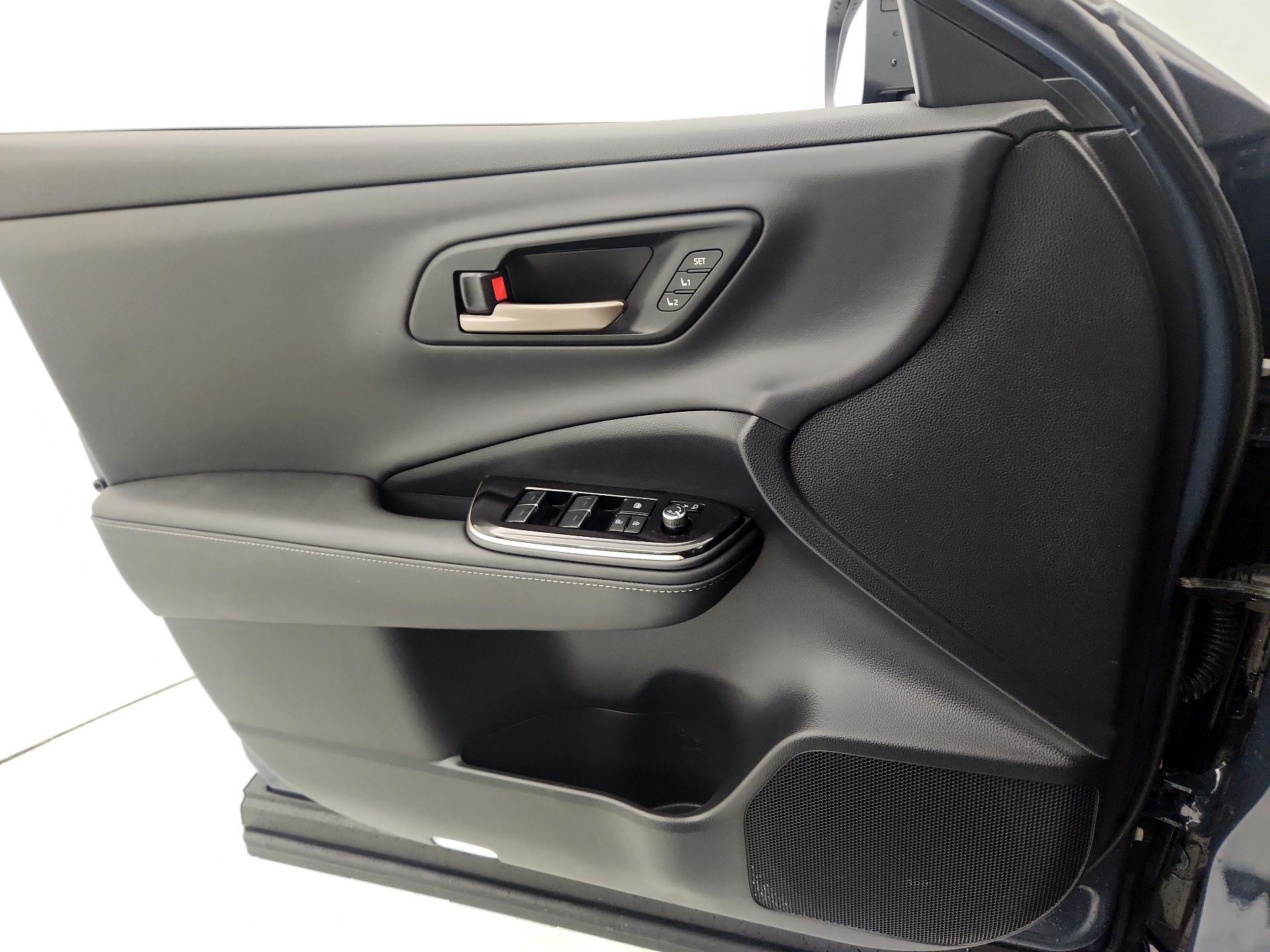 Thumbnail: 2025 Toyota Crown Signia - 12