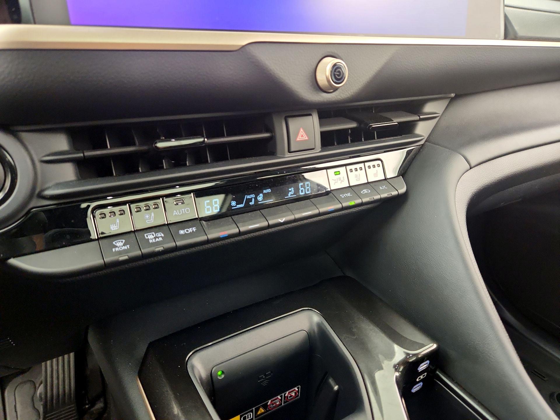 Thumbnail: 2025 Toyota Crown Signia - 17