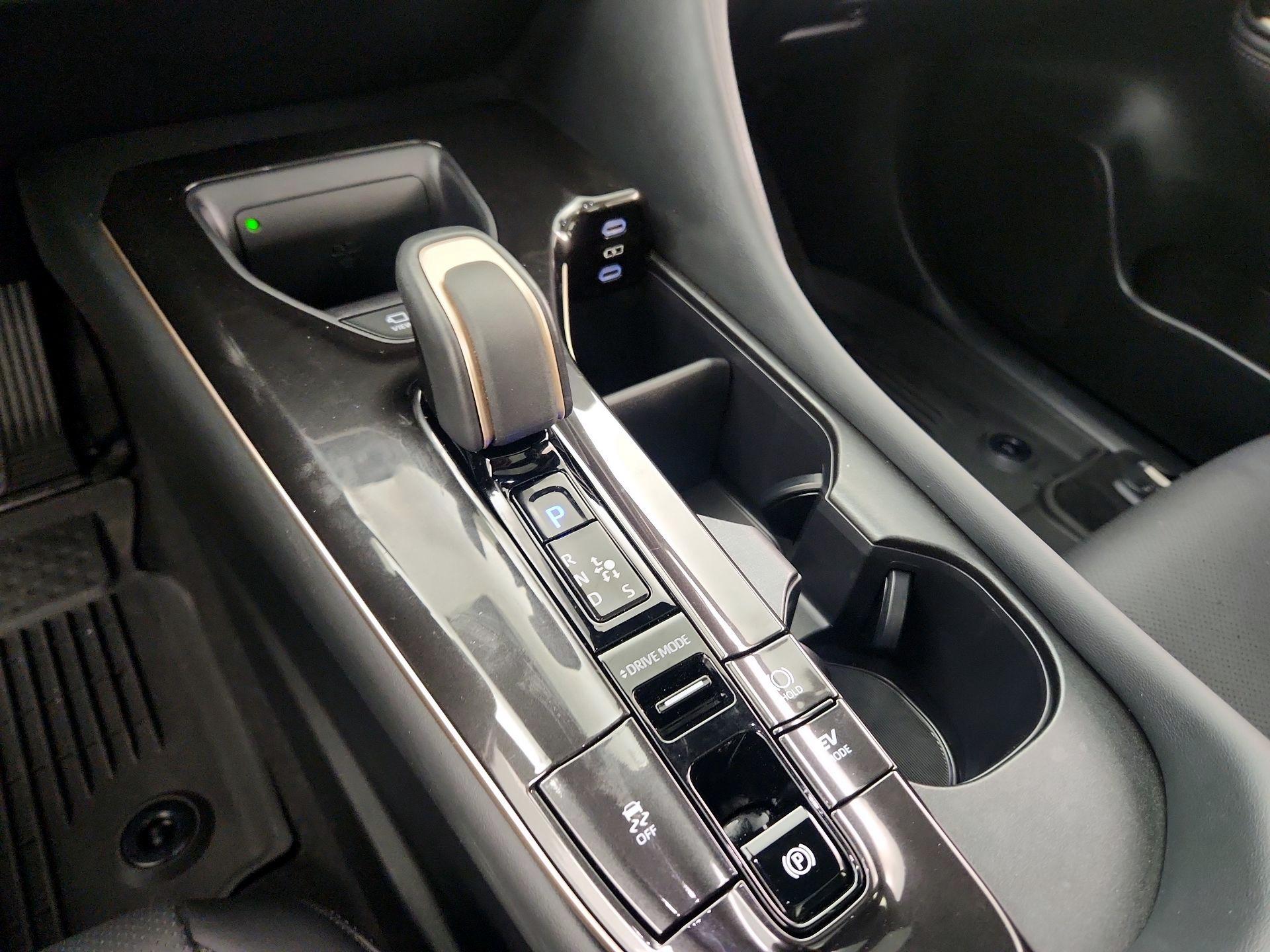 Thumbnail: 2025 Toyota Crown Signia - 18