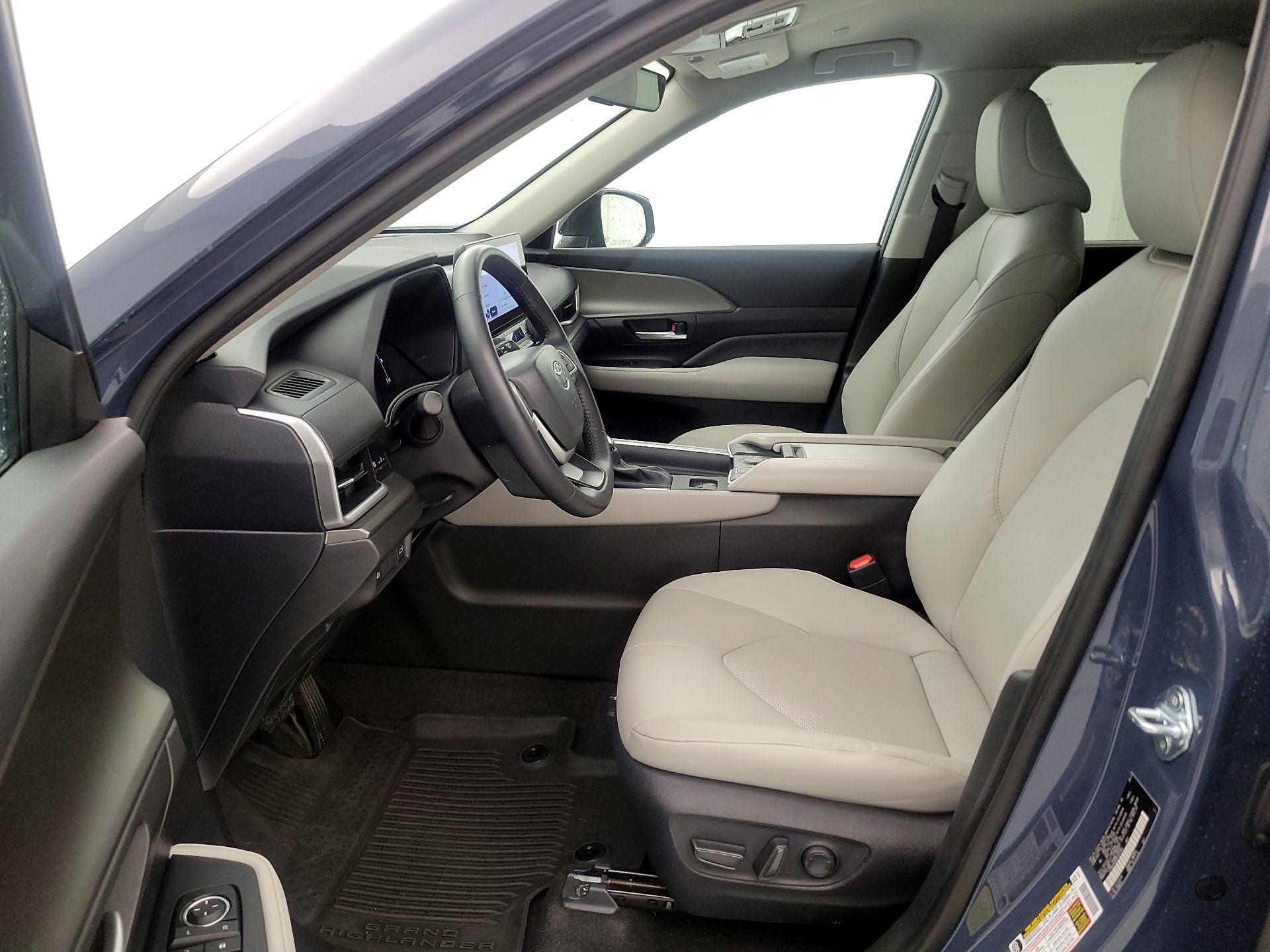 Thumbnail: 2024 Toyota Grand Highlander - 11