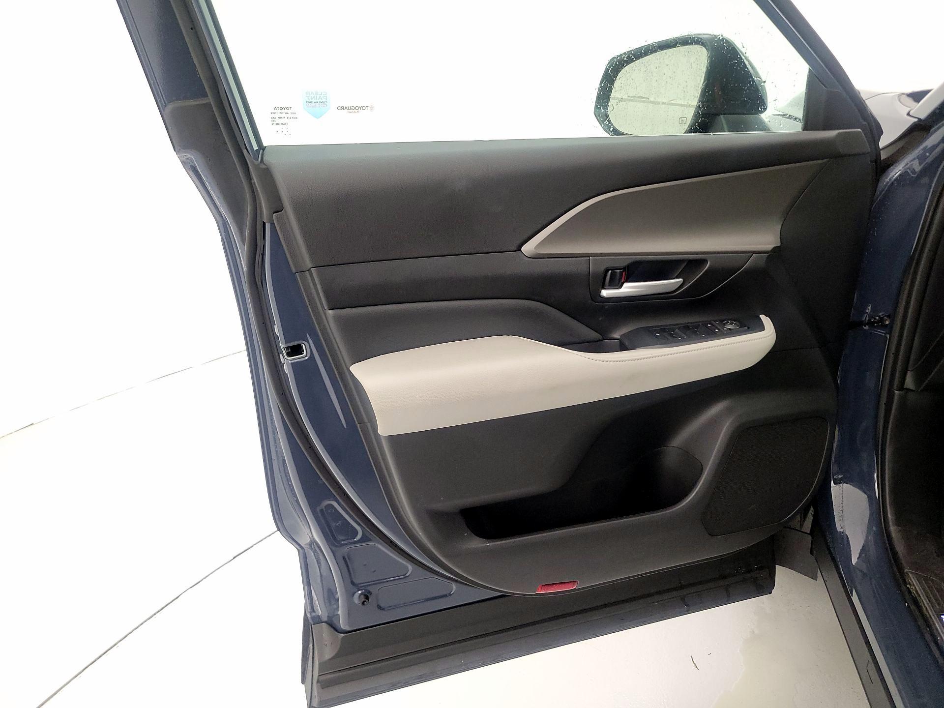 Thumbnail: 2024 Toyota Grand Highlander - 12