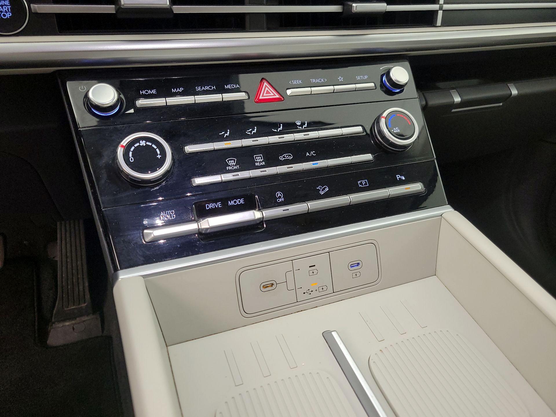 Thumbnail: 2024 Hyundai Santa Fe - 16