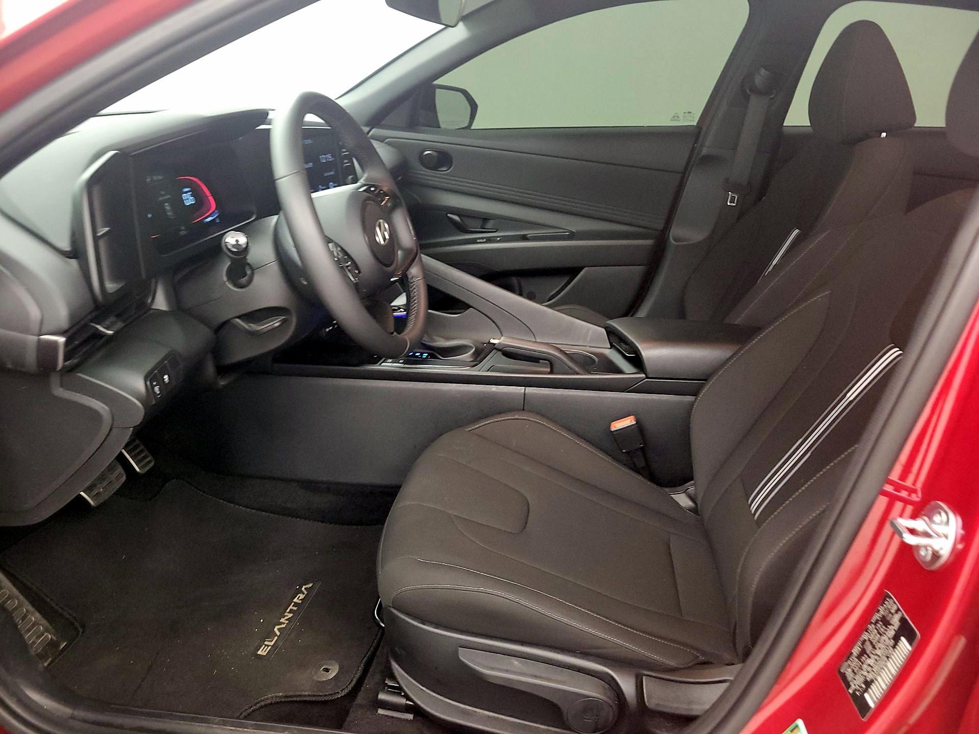 Thumbnail: 2025 Hyundai Elantra - 11