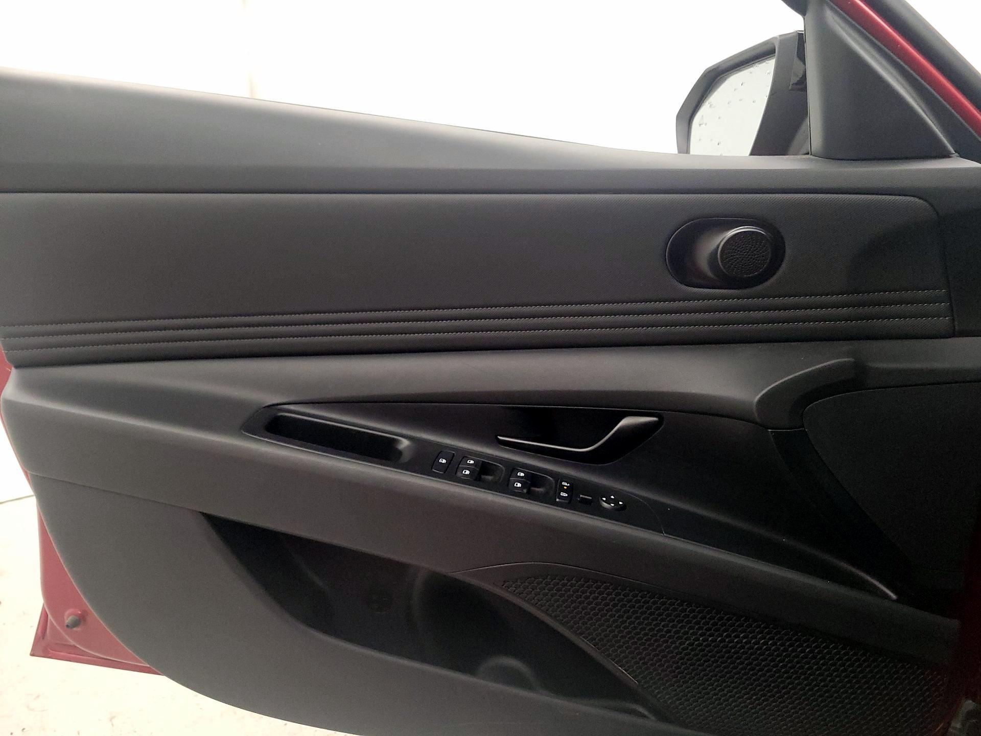 Thumbnail: 2025 Hyundai Elantra - 12